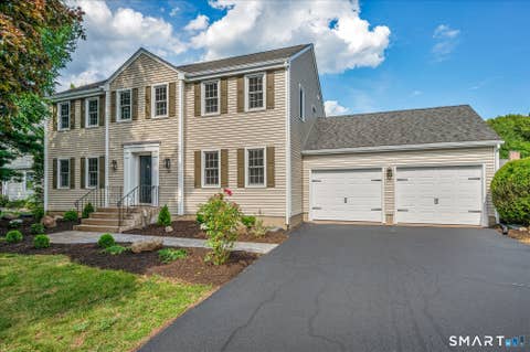 Photo of 24 Harvest Hill, Wethersfield, CT 06109 (MLS # 24187160)