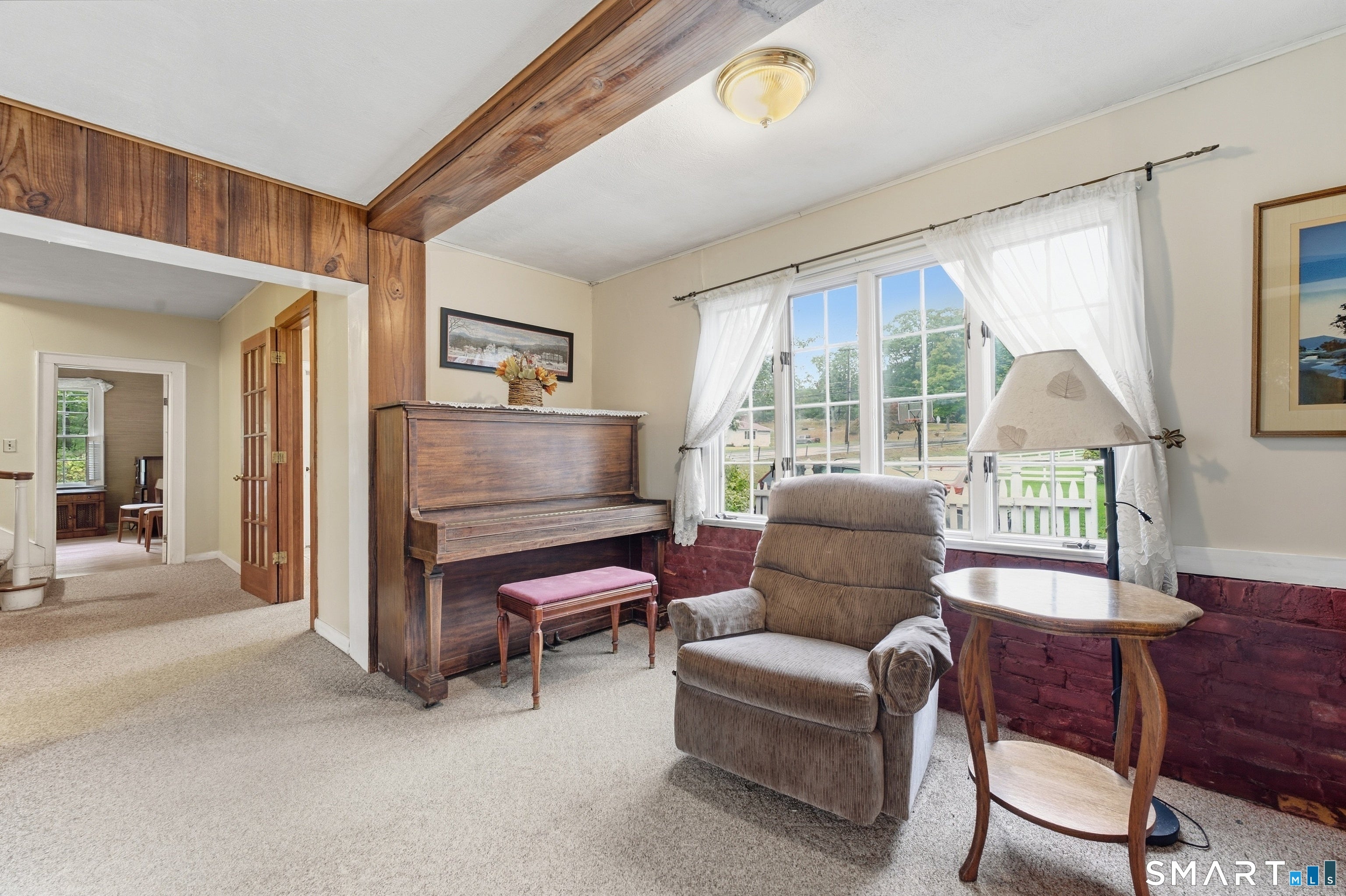 1823 Mountain Road