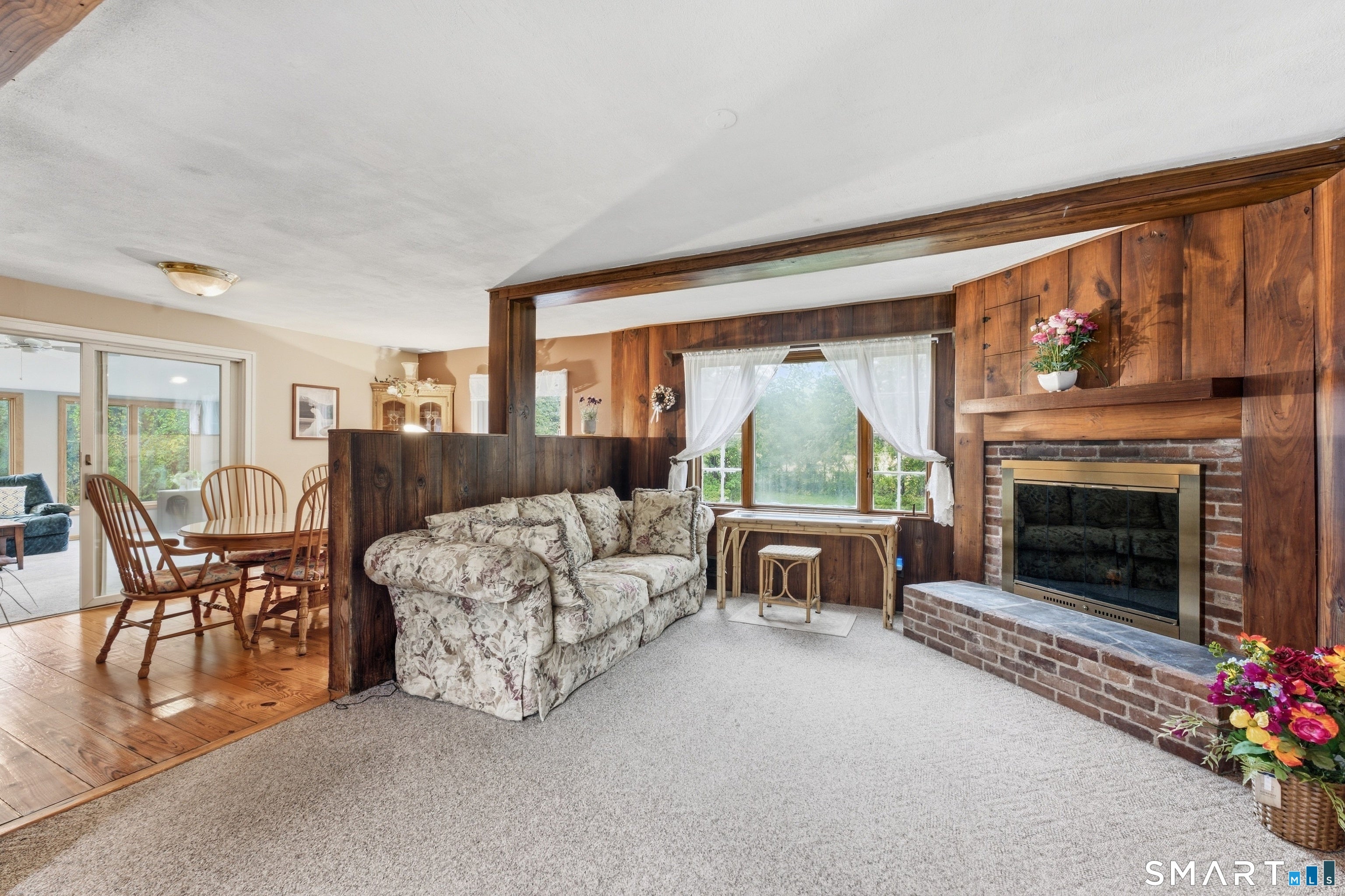 1823 Mountain Road