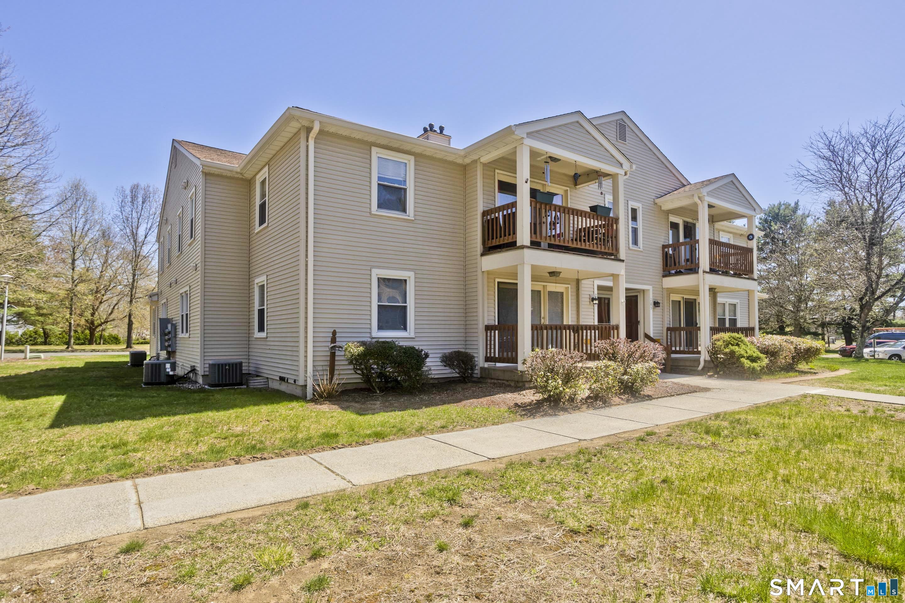 201 Ashmead Commons 201