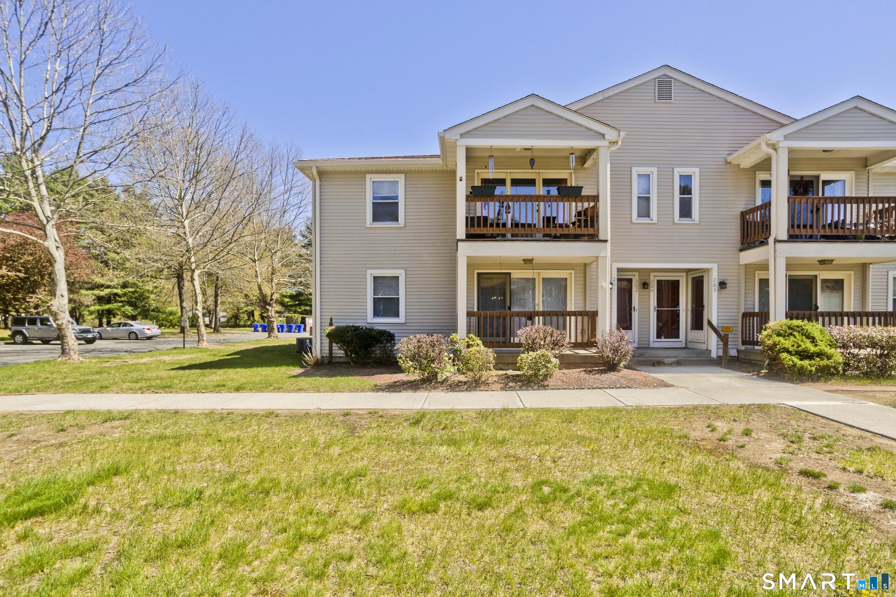 201 Ashmead Commons 201