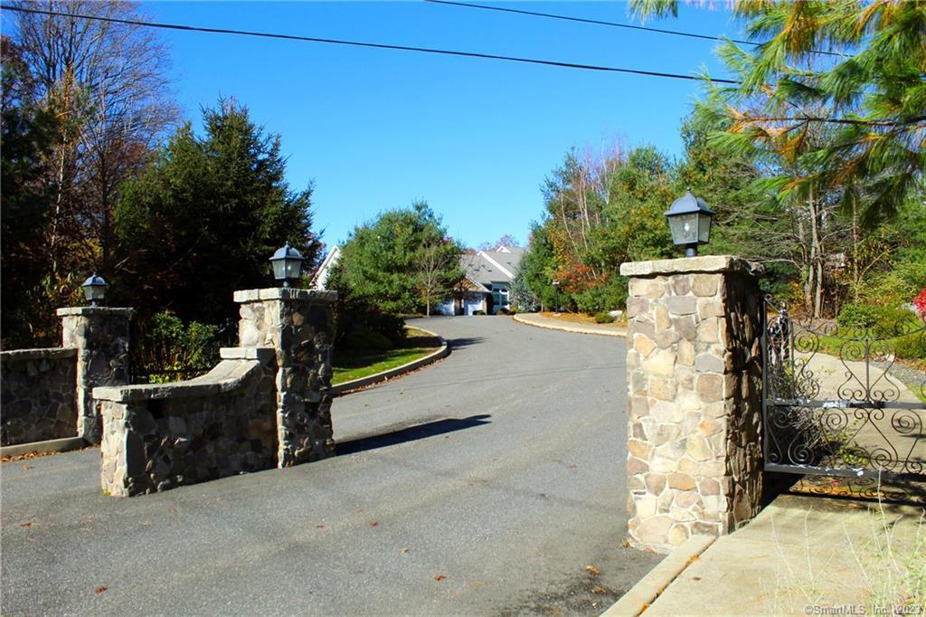 31 Gaby Lane, Naugatuck, Connecticut image 2