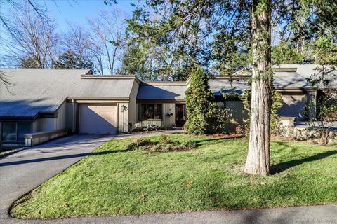 25 Heritage Crest C Southbury CT 06488