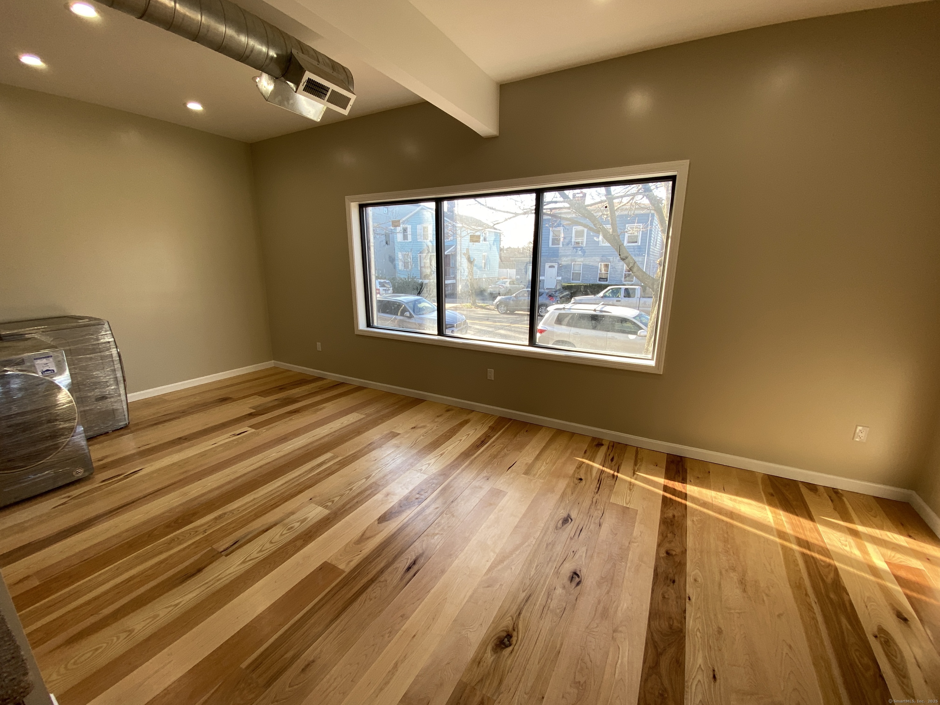 Dixwell Avenue 1A, New Haven, Connecticut - 5 Bedrooms  
4 Bathrooms  
11 Rooms - 