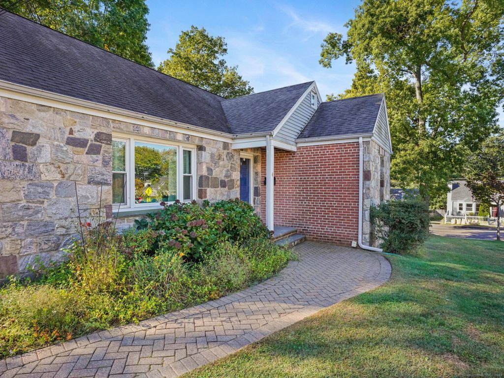 Photo of 4 Senga Road, Norwalk, CT 06854 (MLS # 24129213)