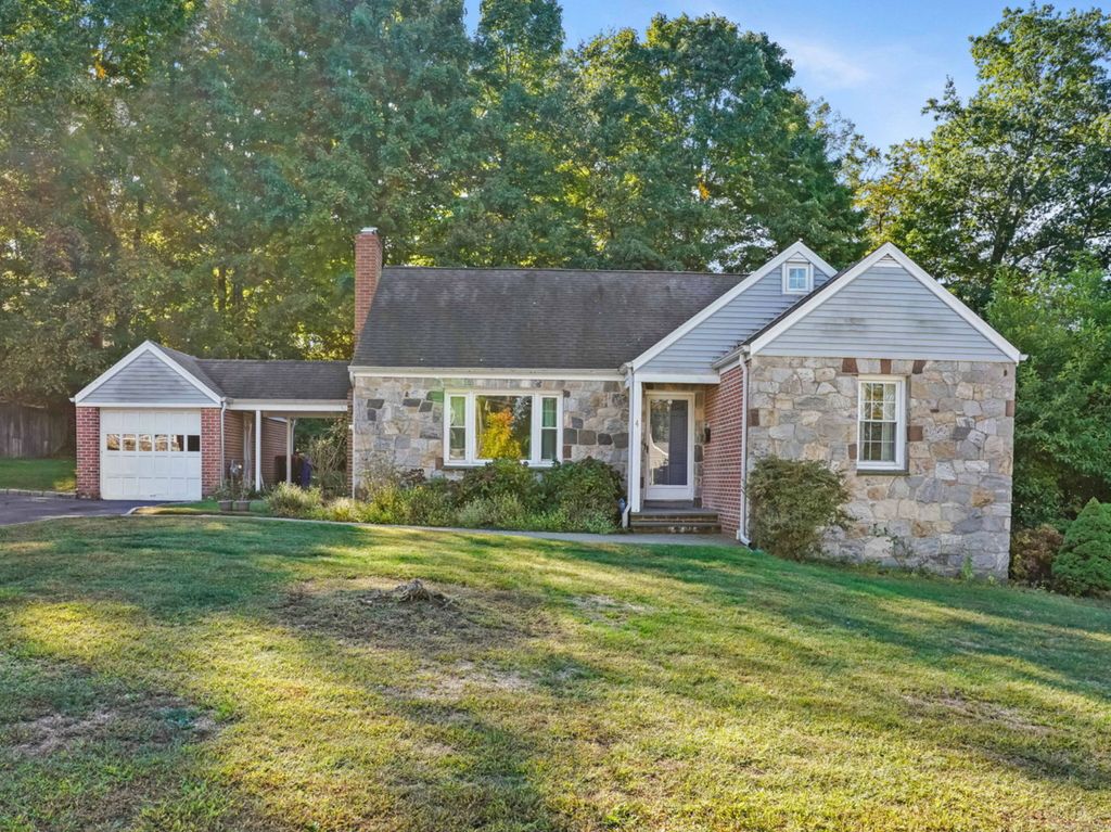 Photo of 4 Senga Road, Norwalk, CT 06854 (MLS # 24129213)