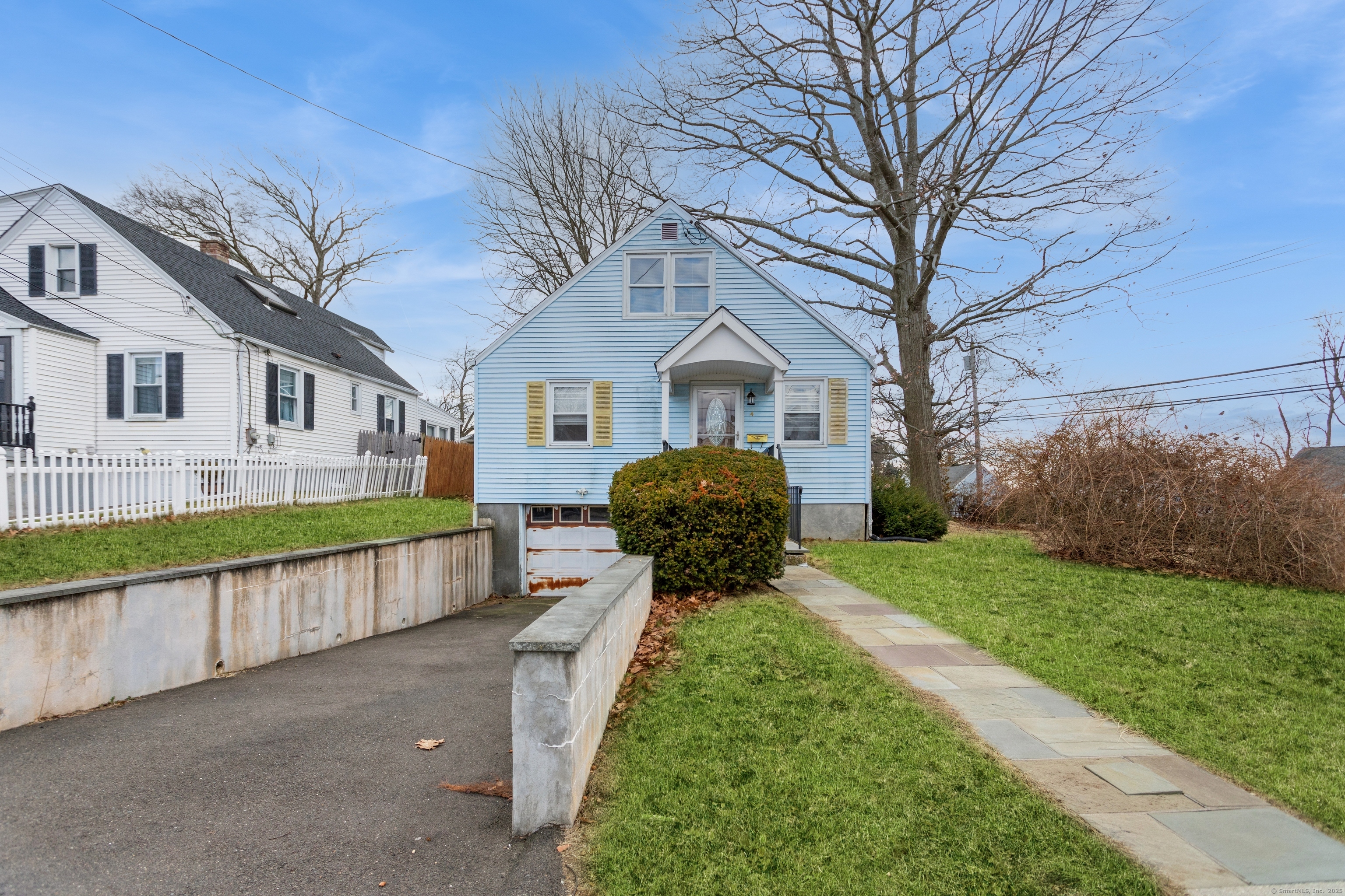 4 Finley Street, Norwalk, Connecticut - 3 Bedrooms  
1 Bathrooms  
5 Rooms - 