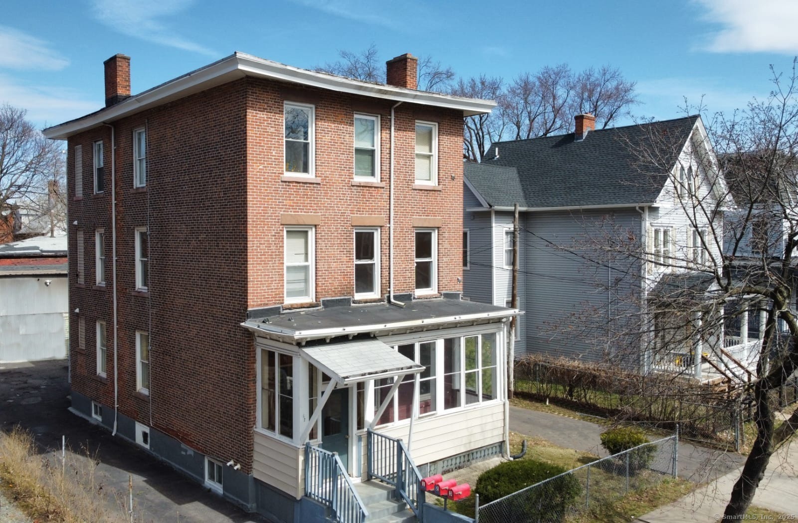 Property for Sale at Madison Street, Hartford, Connecticut - Bedrooms: 8 
Bathrooms: 3 
Rooms: 17  - $470,000