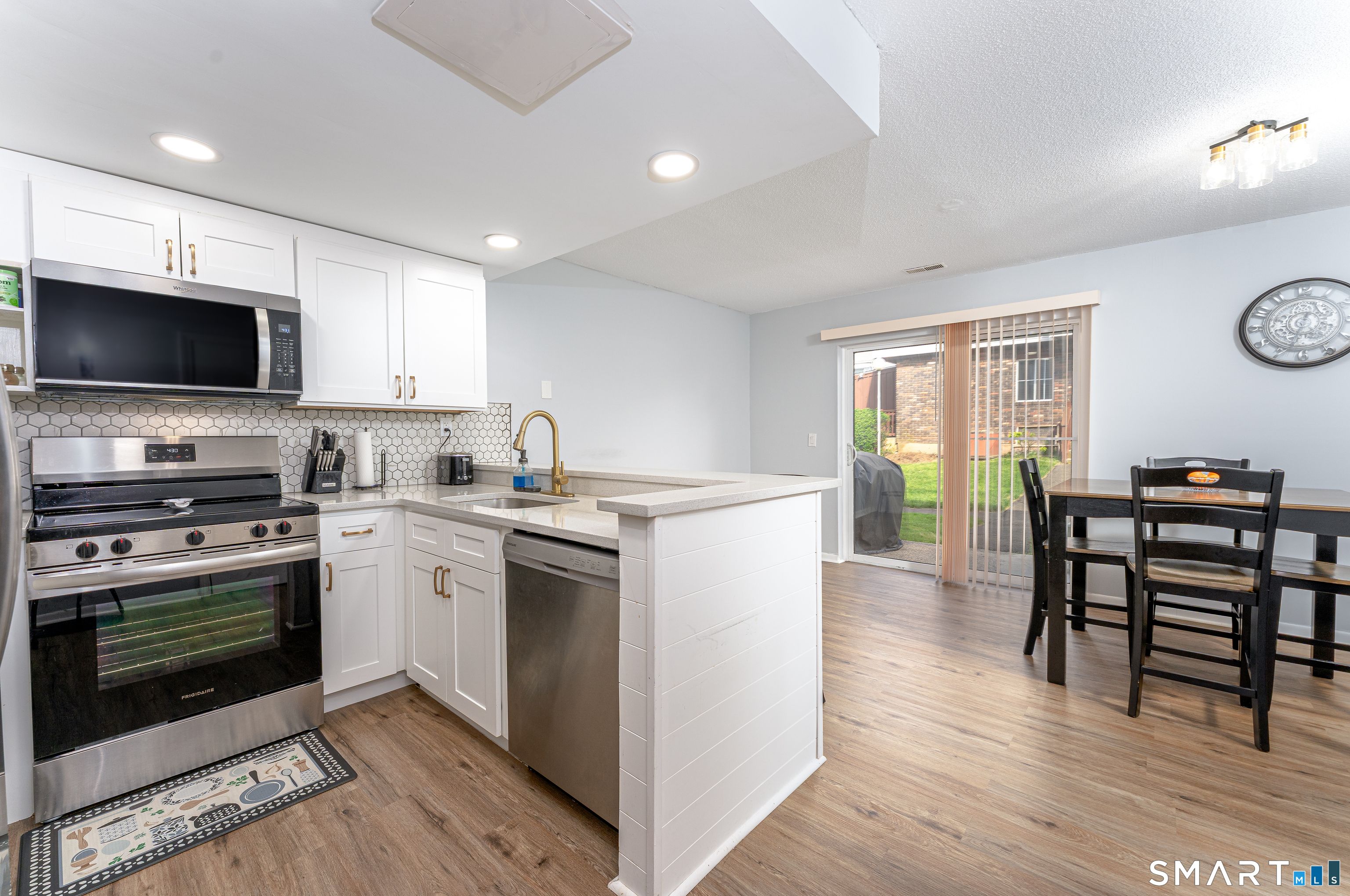 330 Short Beach Road F8