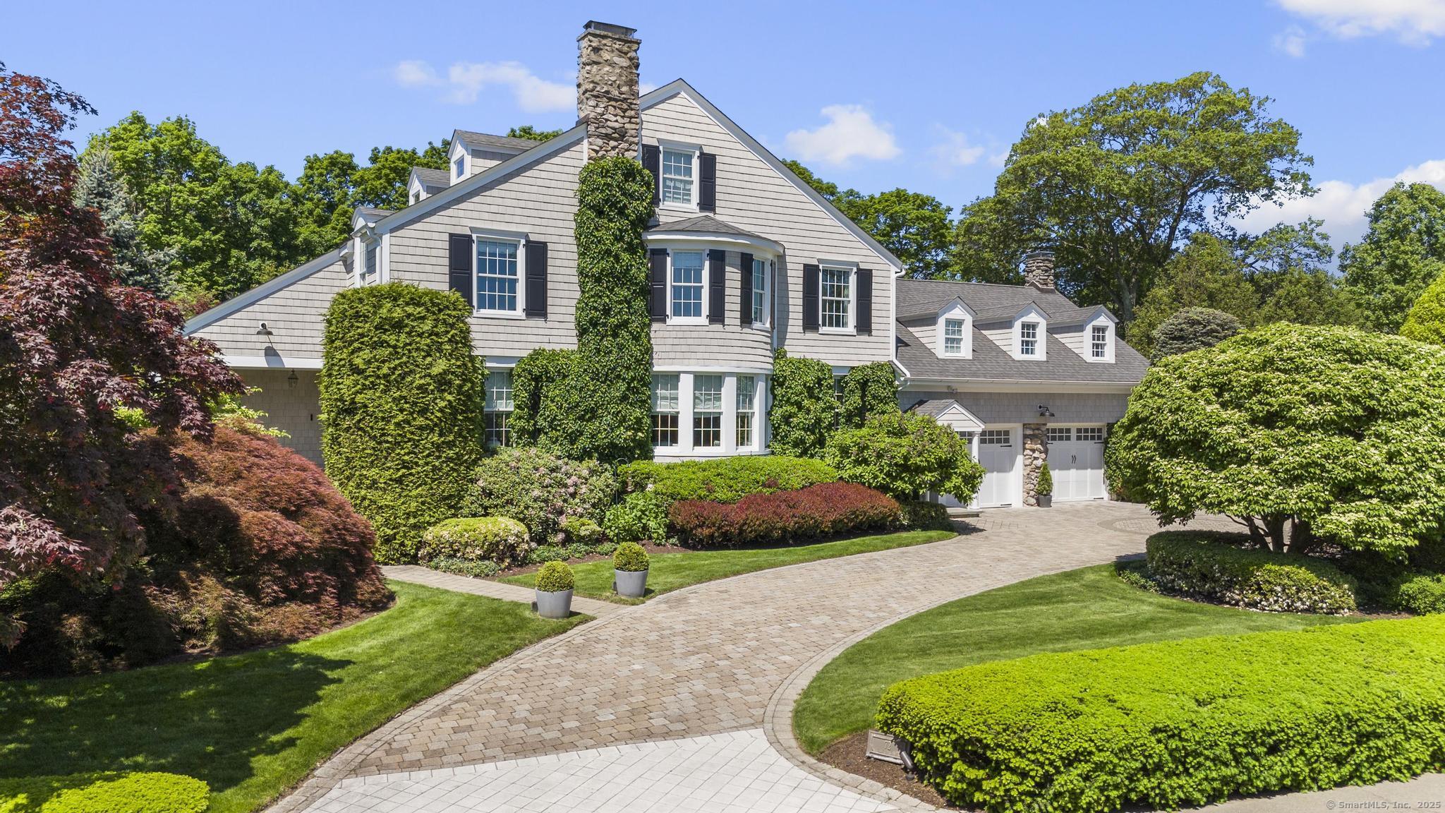 Little Hill Drive, Stamford, Connecticut - 6 Bedrooms  
7.5 Bathrooms  
16 Rooms - 