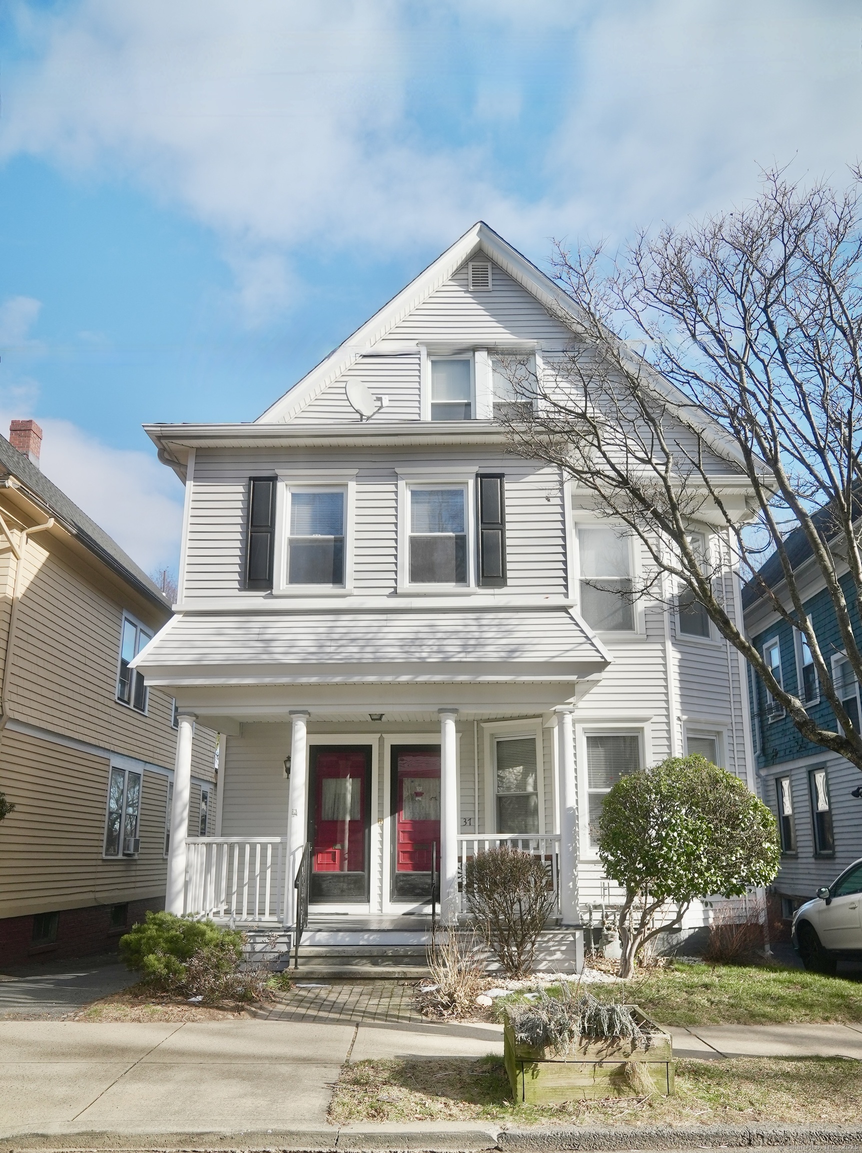 Pardee Place, New Haven, Connecticut - 4 Bedrooms  
2 Bathrooms  
7 Rooms - 