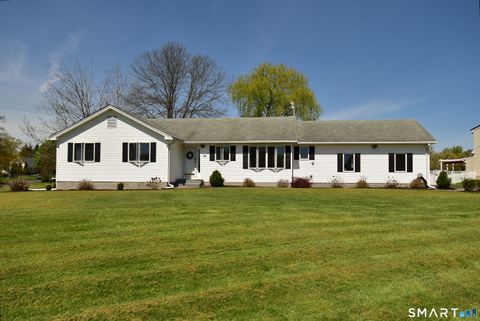 Photo of 98 Kildeer Lane, Suffield, CT 06078 (MLS # 24171770)