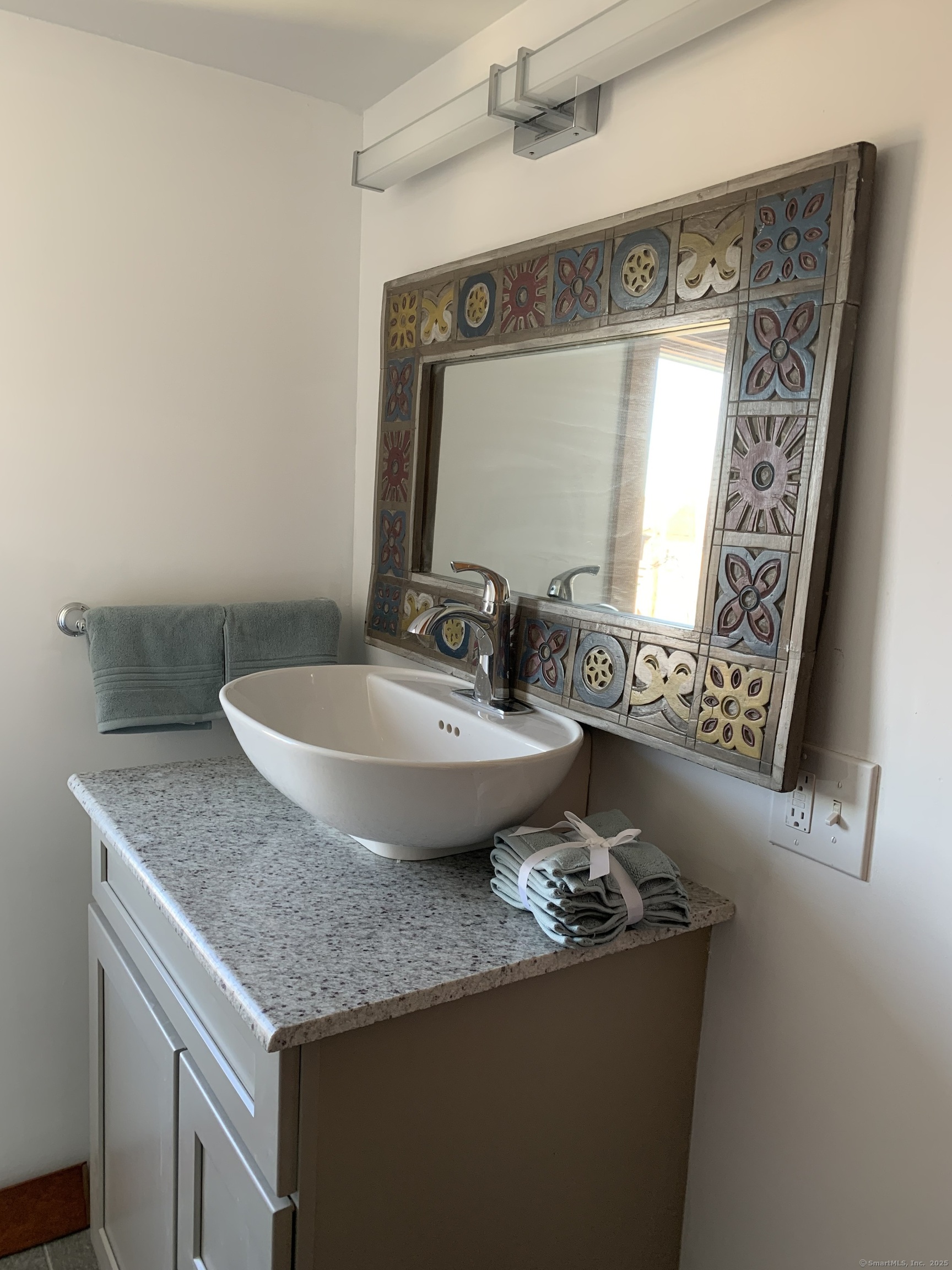 Stonington, Connecticut 06378, United States, 2 Bedrooms Bedrooms, ,2 BathroomsBathrooms,Residential,Active,151599