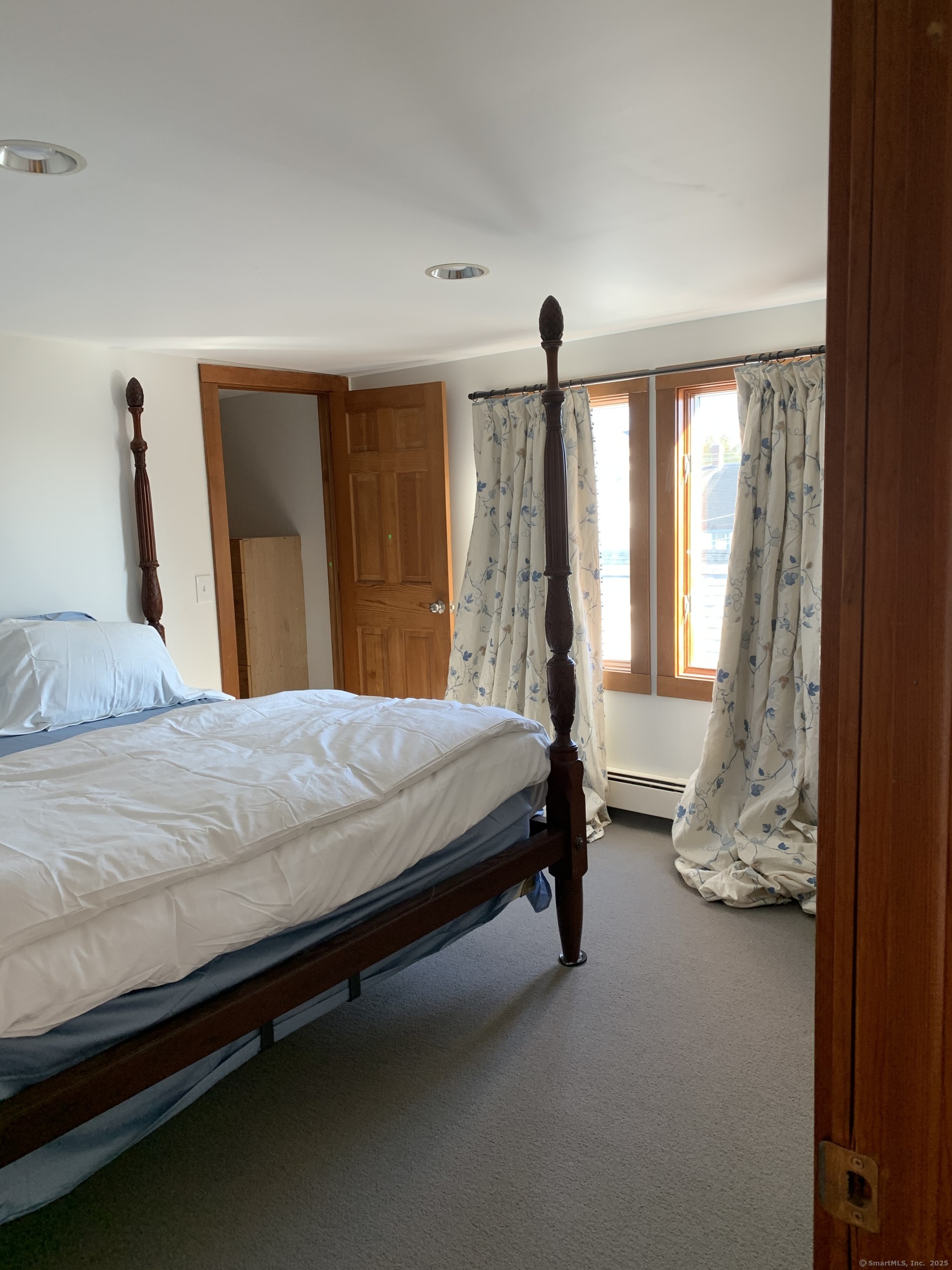 Stonington, Connecticut 06378, United States, 2 Bedrooms Bedrooms, ,2 BathroomsBathrooms,Residential,Active,151599