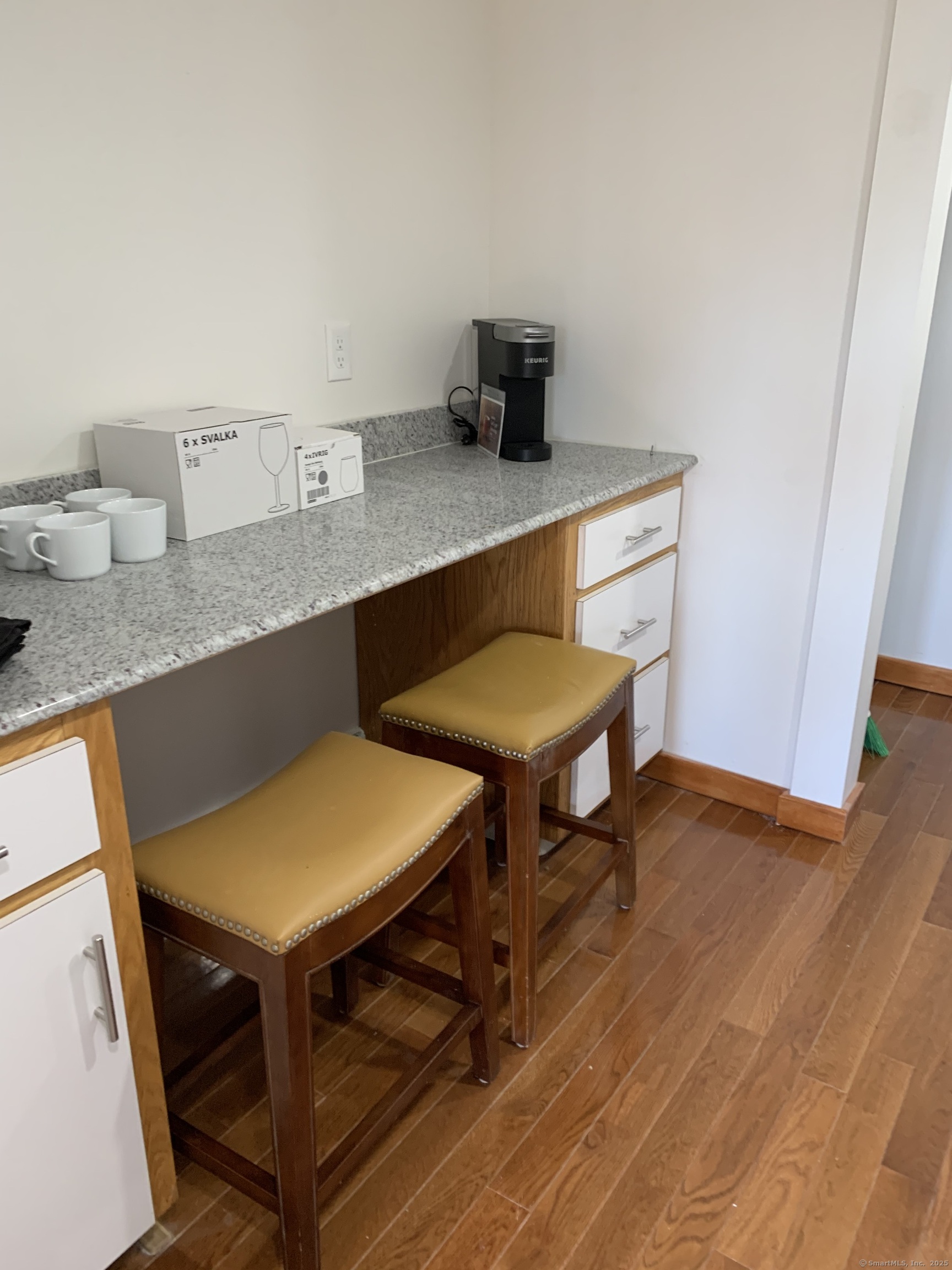 Stonington, Connecticut 06378, United States, 2 Bedrooms Bedrooms, ,2 BathroomsBathrooms,Residential,Active,151599