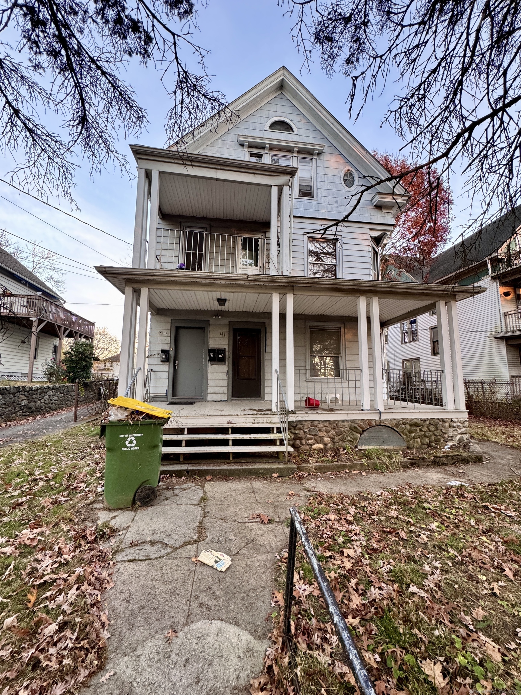 Property for Sale at Idylwood Avenue, Waterbury, Connecticut - Bedrooms: 6 
Bathrooms: 3 
Rooms: 3  - $299,000