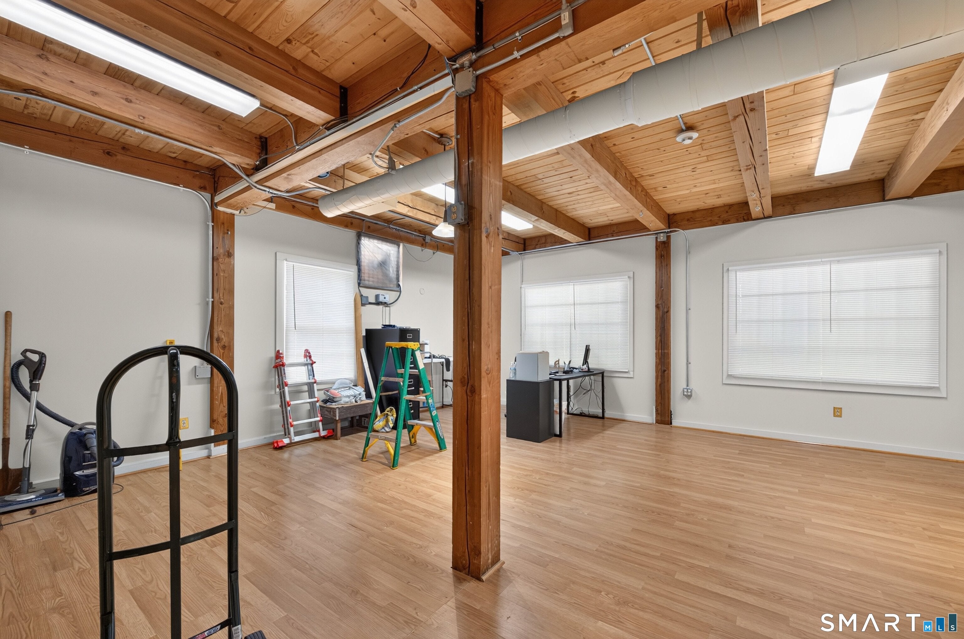 908 South Meriden Road 3