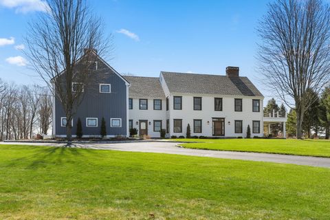 2 Meadows Edge Redding CT 06896