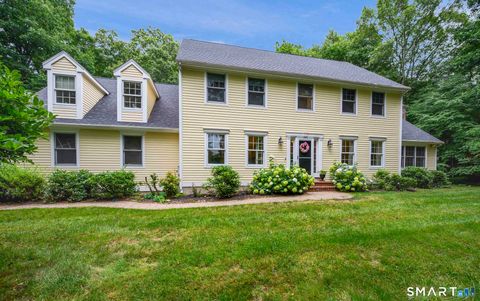 Homes For Sale - 120 Strickland Street<br/> Glastonbury, CT 06033
