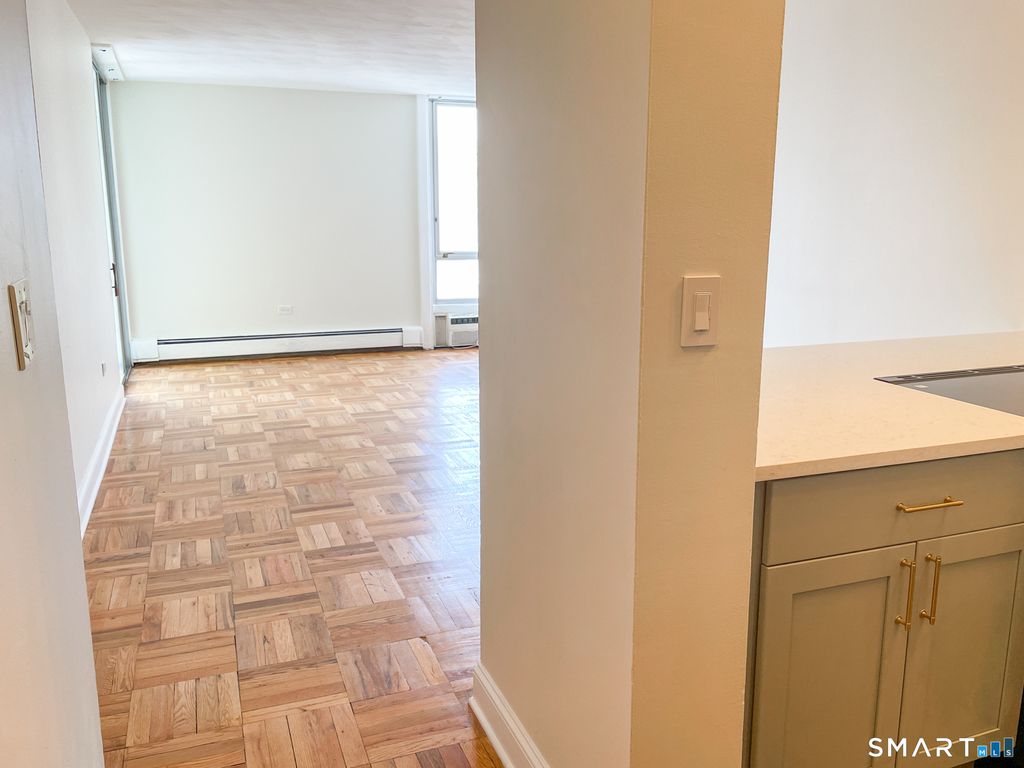 Photo of 87 Glenbrook Road #APT 4G, Stamford, CT 06902 (MLS # 24130940)