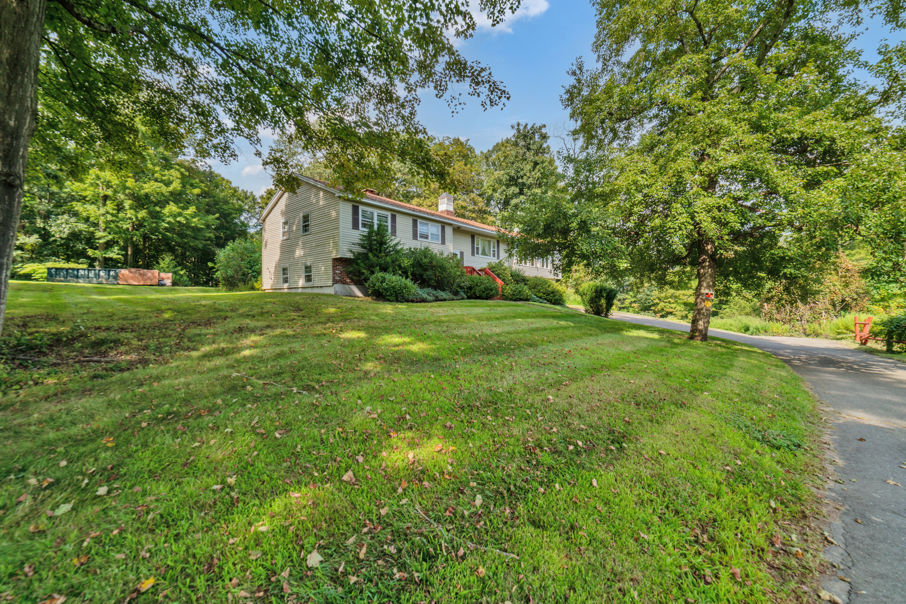 32 Tuttle Court, Bethany, Connecticut image 32
