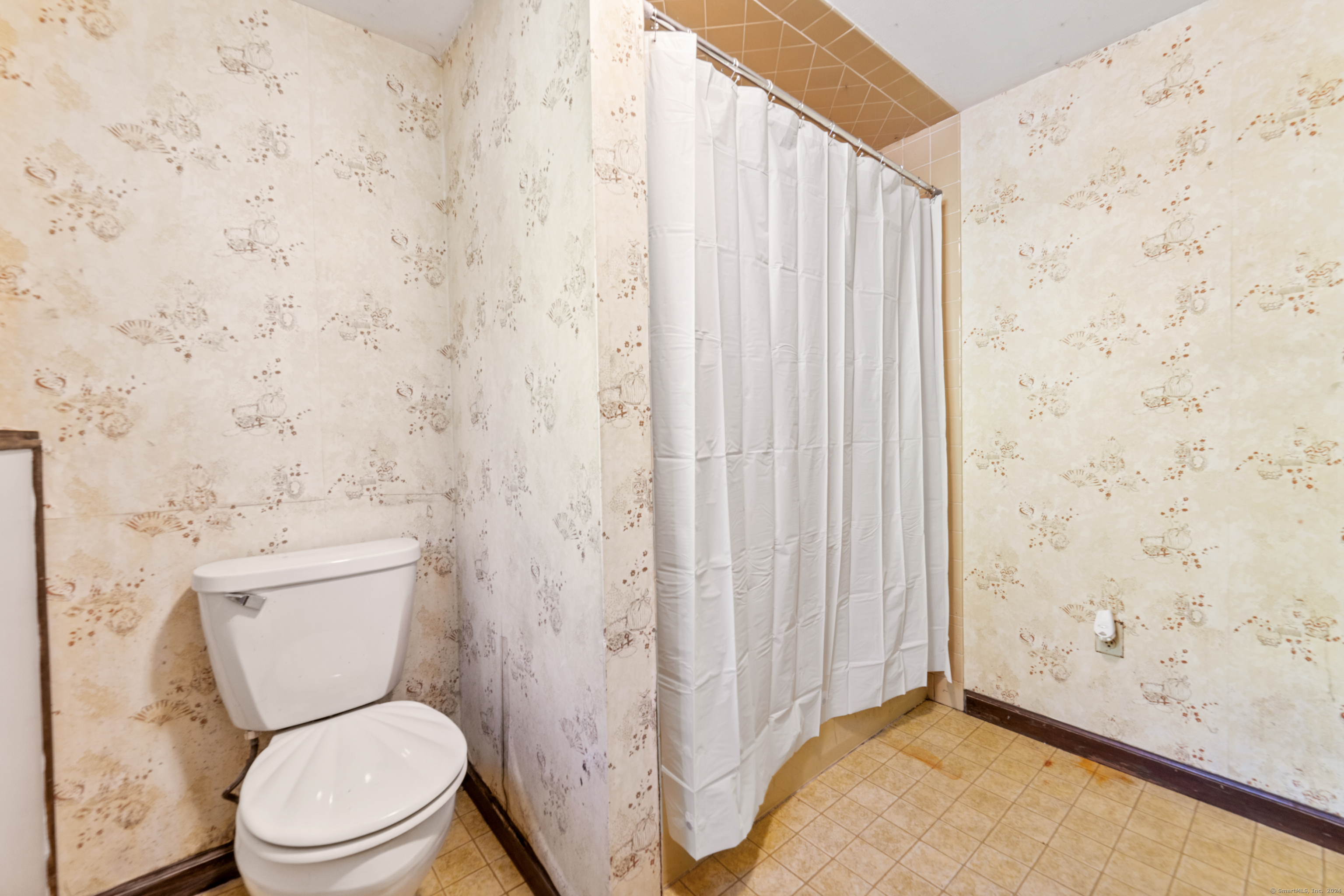 32 Tuttle Court, Bethany, Connecticut image 24