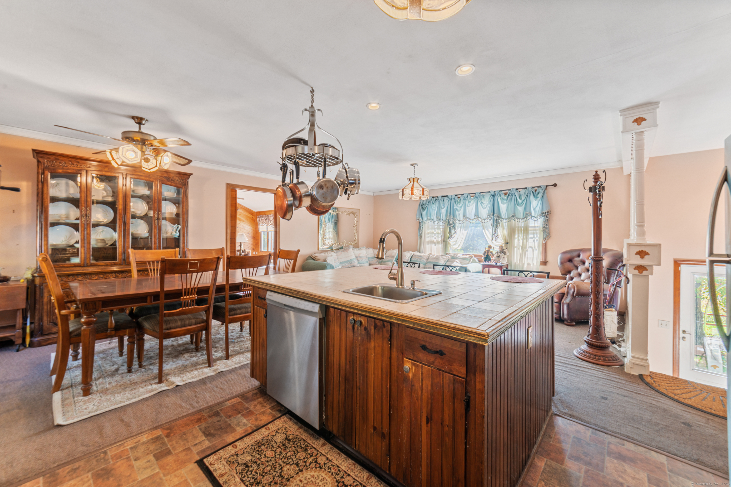 32 Tuttle Court, Bethany, Connecticut image 9