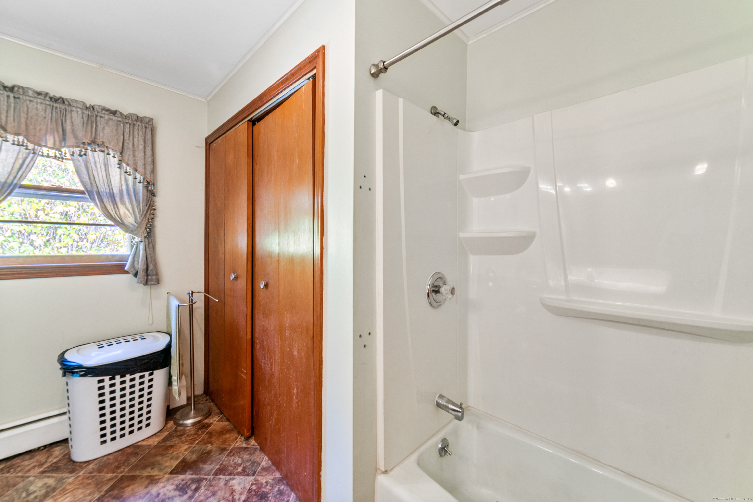 32 Tuttle Court, Bethany, Connecticut image 21