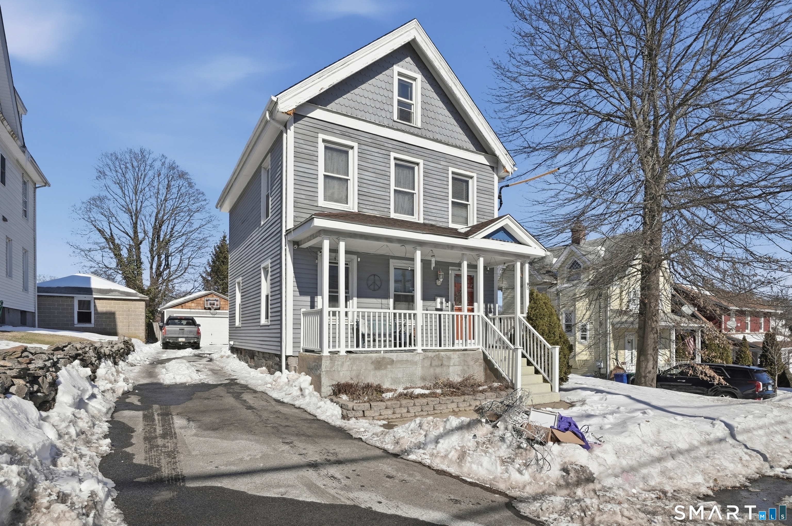 944 Longbrook Avenue