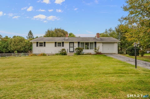Photo of 3 Hilltop Terrace, Waterford, CT 06385 (MLS # 24214585)