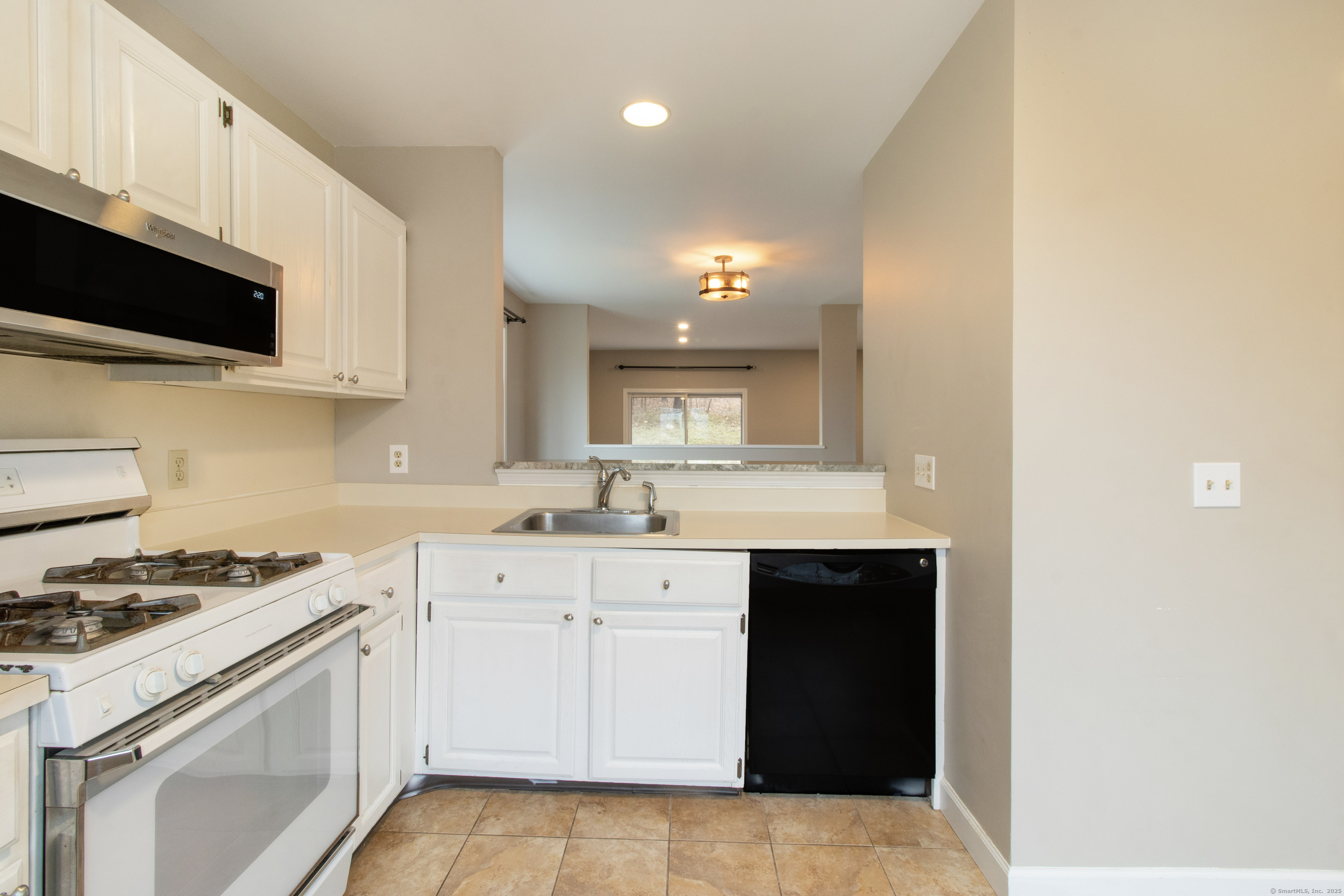 110 Foxbridge Village Road #110, Branford, Connecticut image 3