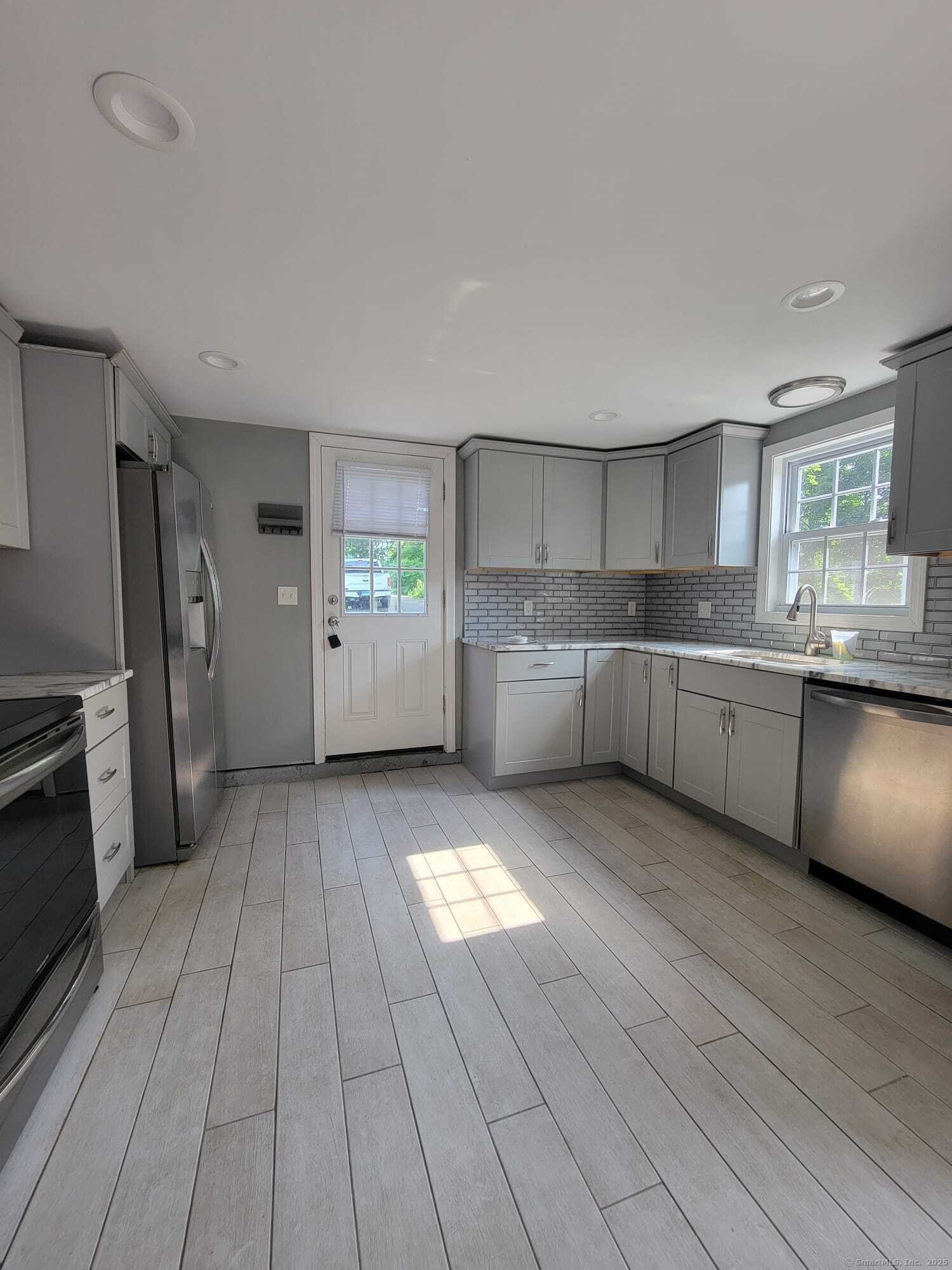 127 Main Street 2