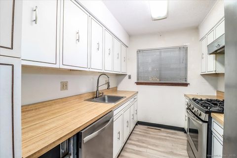 Tiny photo for 19 Stonegate Circle #D, Branford, CT 06405 (MLS # 24135124)