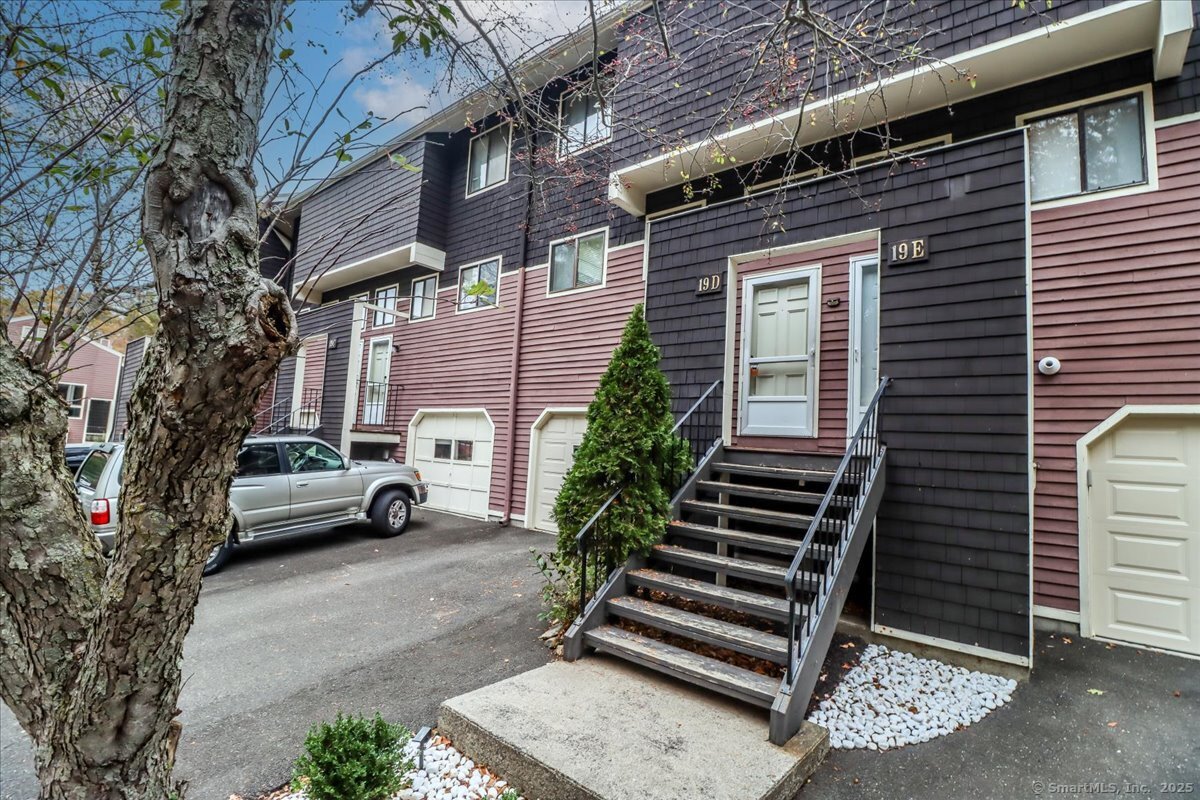 19 Stonegate Circle D