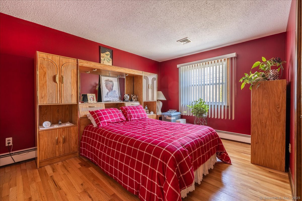 810 Roosevelt Drive, Derby, Connecticut image 18