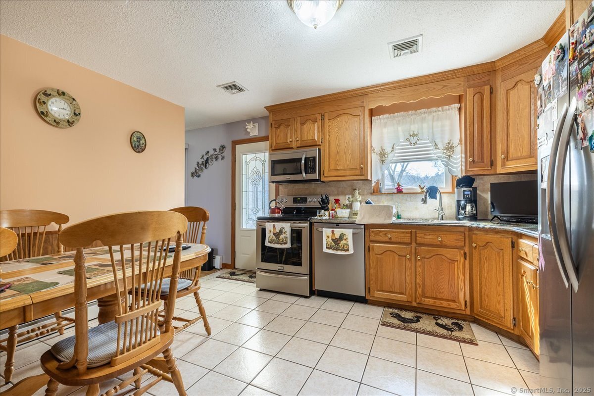 810 Roosevelt Drive, Derby, Connecticut image 11