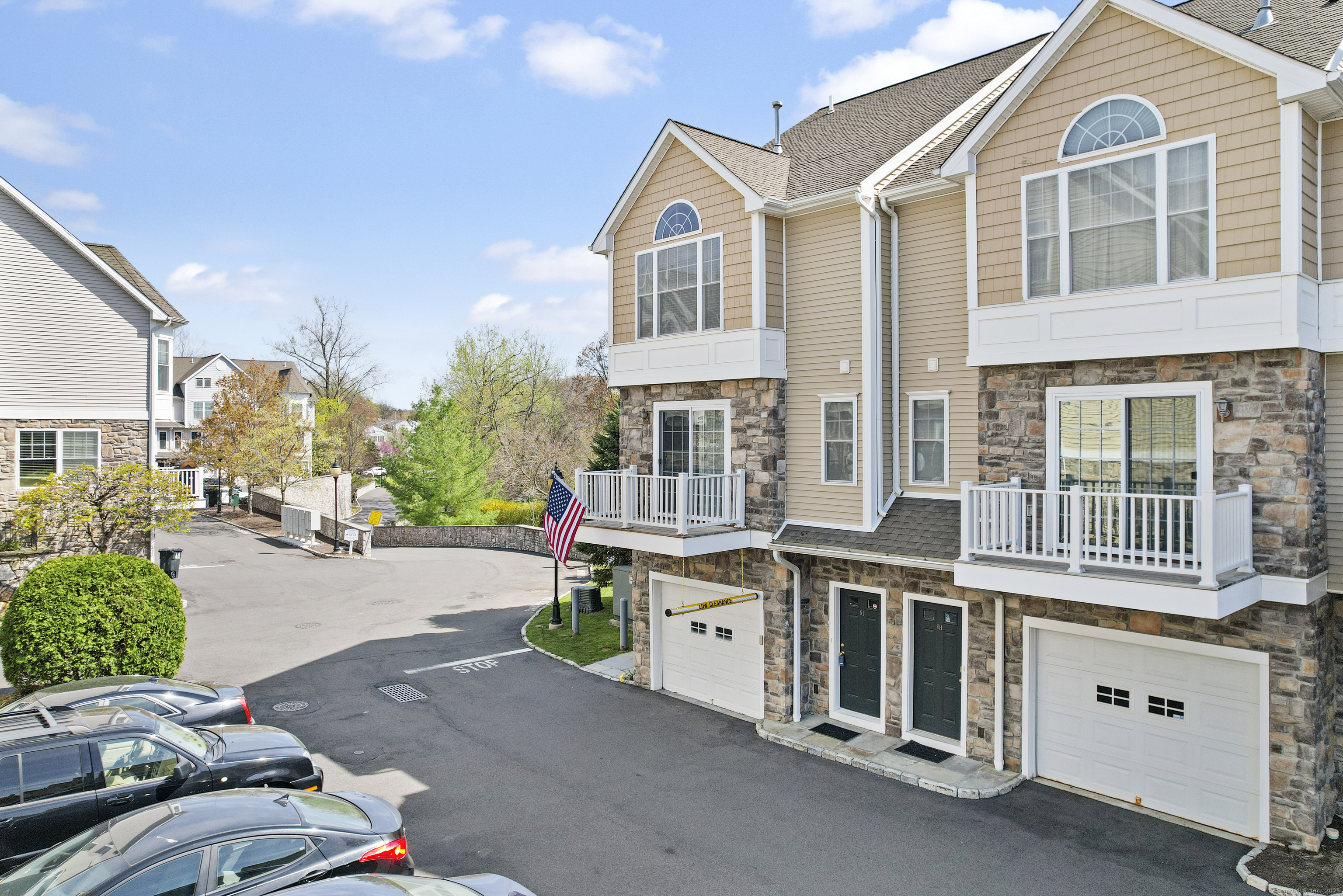 Property for Sale at Camp Avenue Apt 8I, Stamford, Connecticut - Bedrooms: 2 
Bathrooms: 3 
Rooms: 7  - $699,000