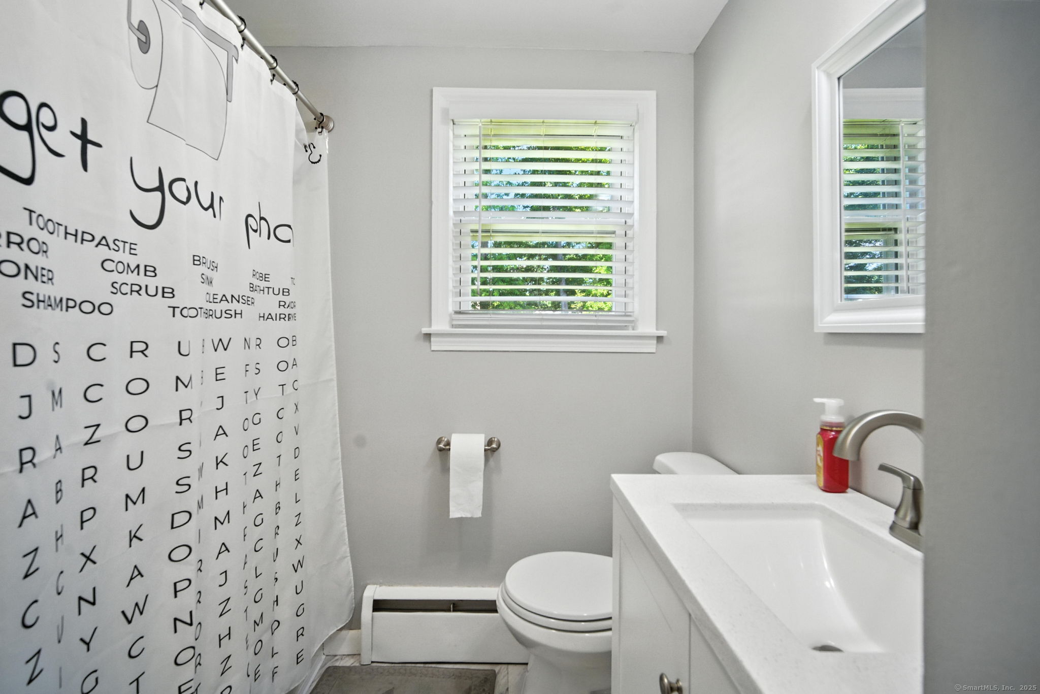 Enfield, Connecticut 06082, United States, 3 Bedrooms Bedrooms, ,2 BathroomsBathrooms,Residential,Active,160608