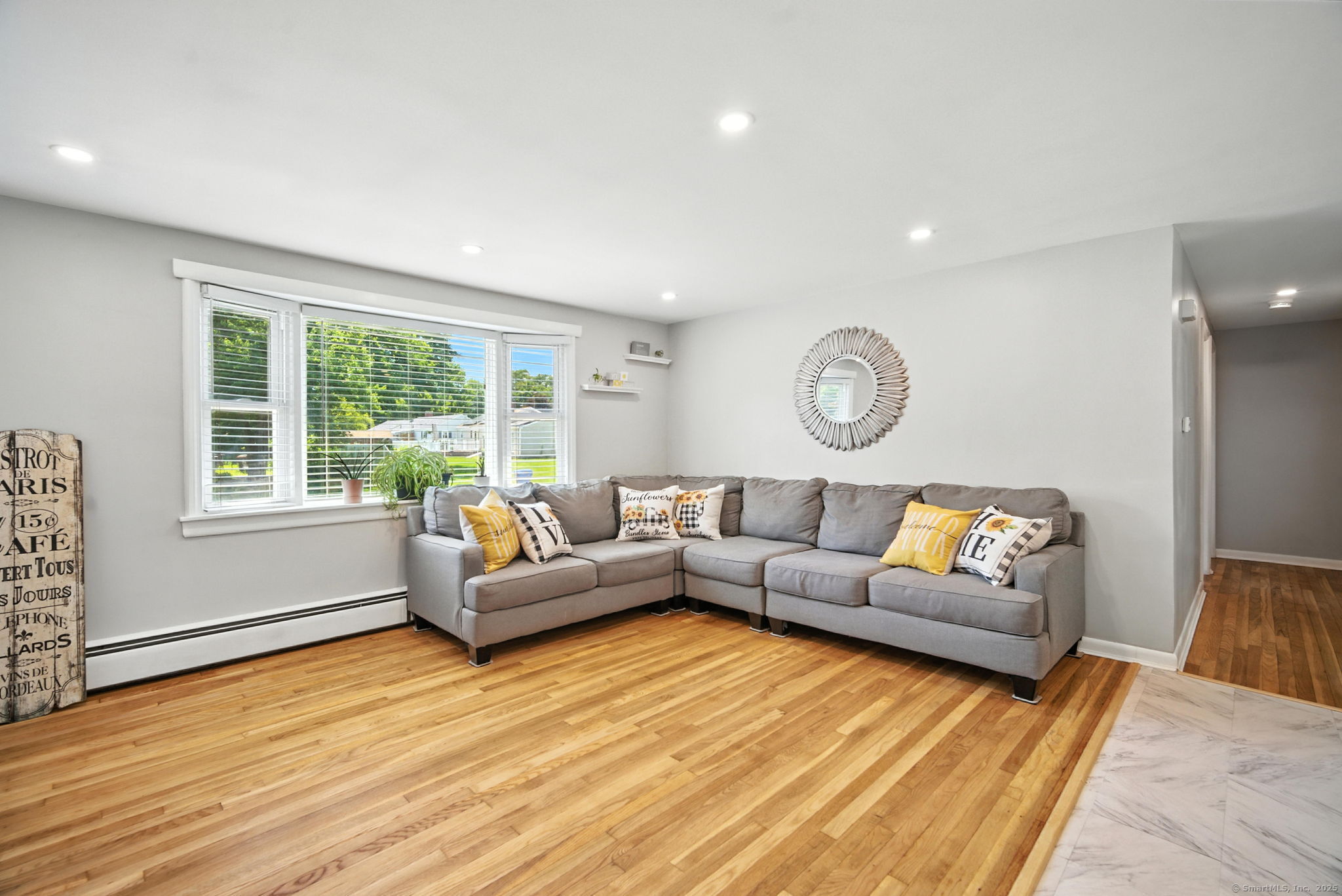 Enfield, Connecticut 06082, United States, 3 Bedrooms Bedrooms, ,2 BathroomsBathrooms,Residential,Active,160608