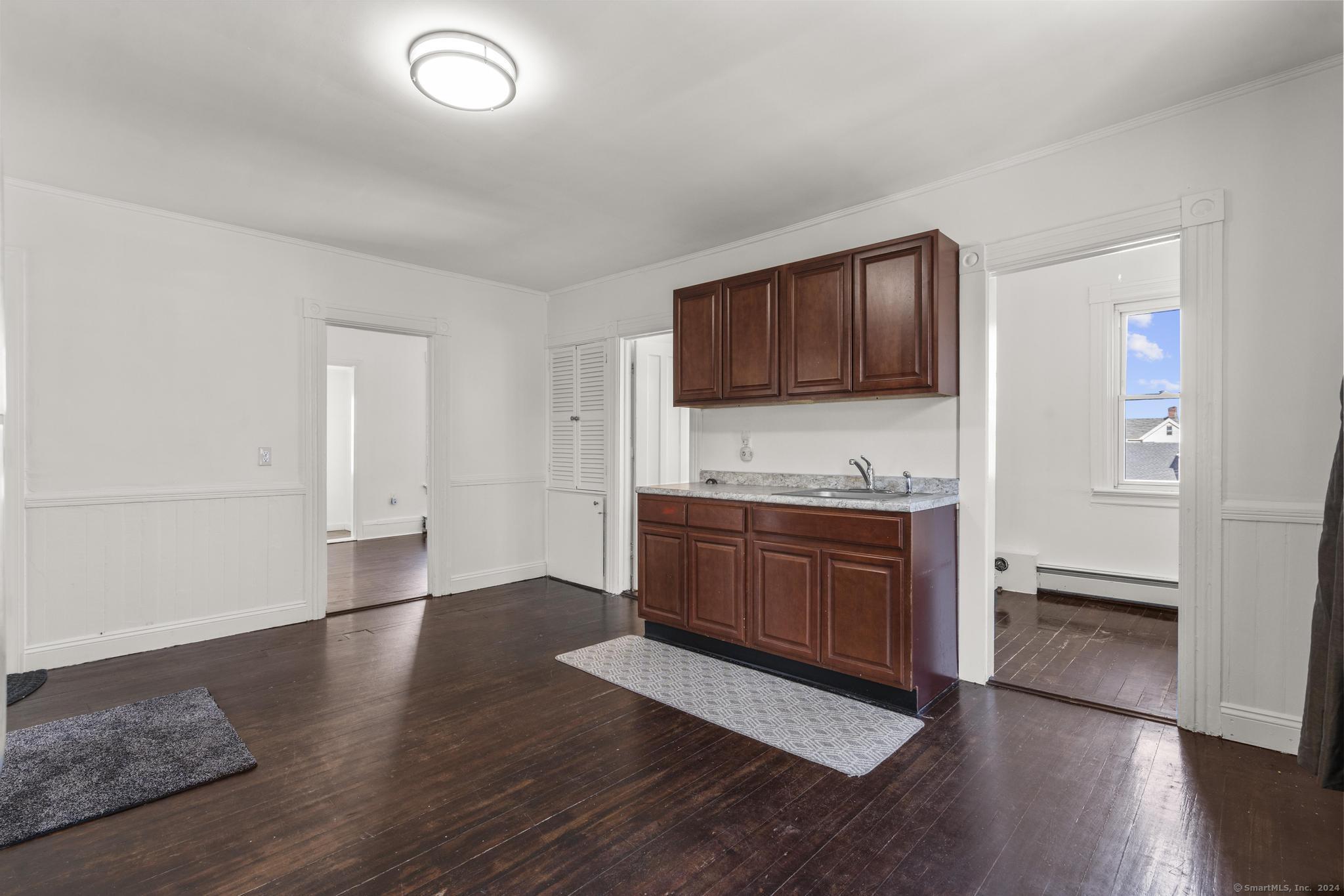 New Britain, Connecticut 06051, United States, 6 Bedrooms Bedrooms, ,3 BathroomsBathrooms,Residential,Pending,24783