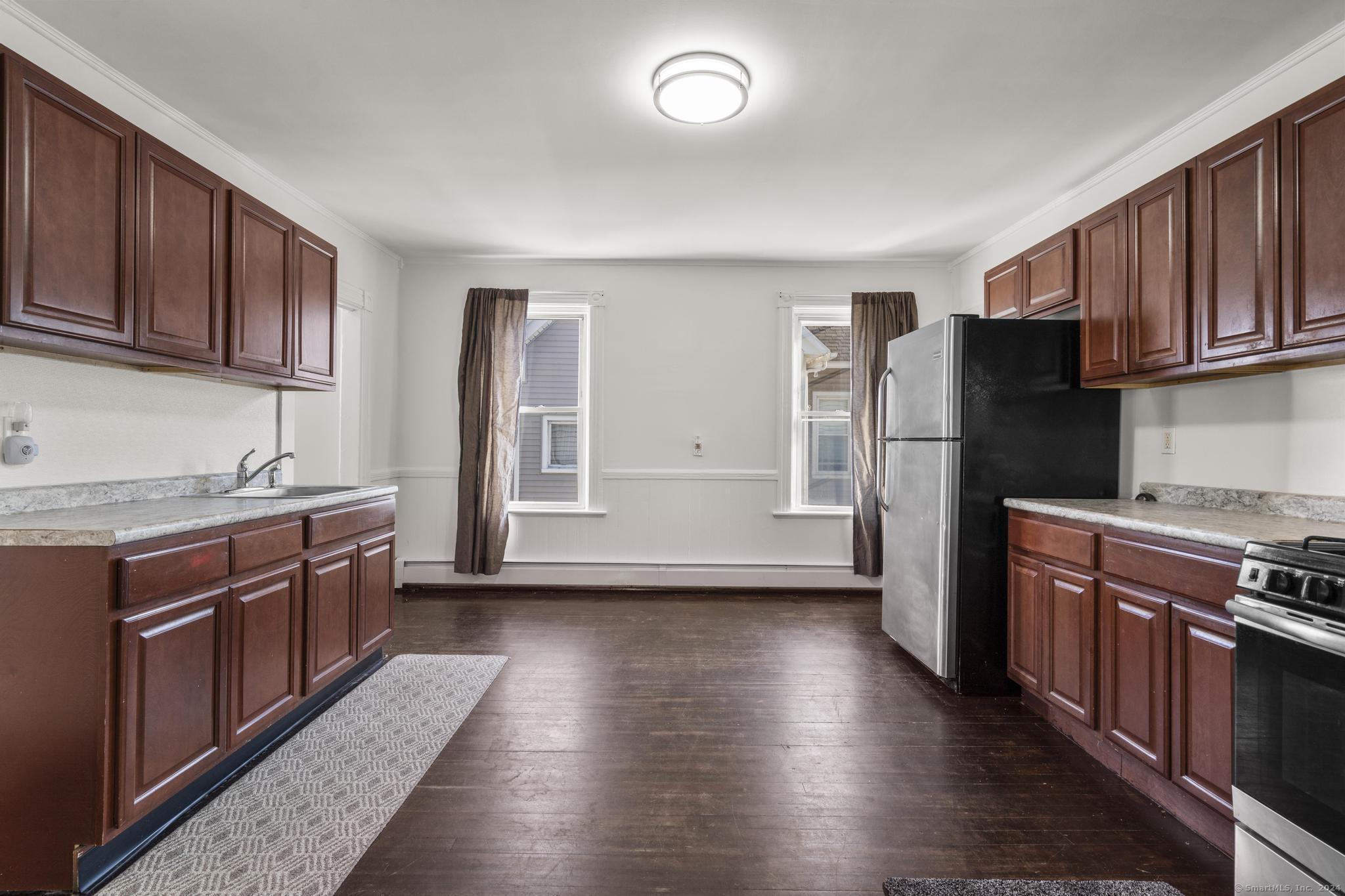 New Britain, Connecticut 06051, United States, 6 Bedrooms Bedrooms, ,3 BathroomsBathrooms,Residential,Pending,24783