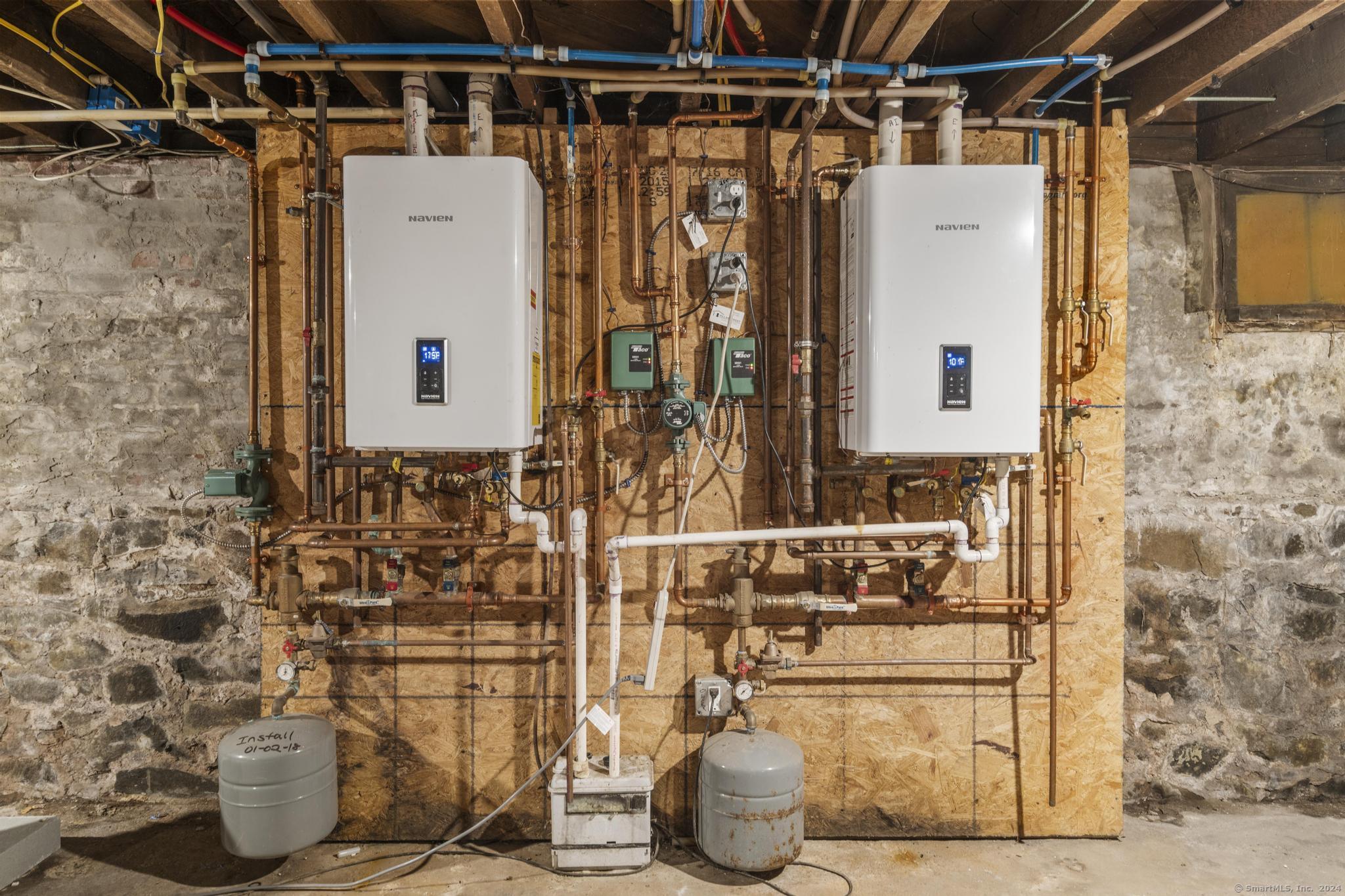 New Britain, Connecticut 06051, United States, 6 Bedrooms Bedrooms, ,3 BathroomsBathrooms,Residential,Pending,24783