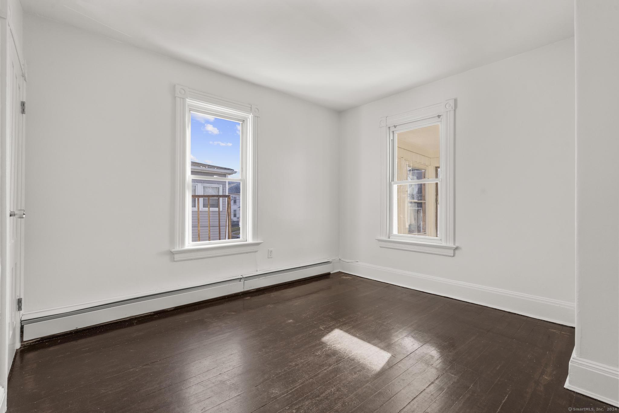 New Britain, Connecticut 06051, United States, 6 Bedrooms Bedrooms, ,3 BathroomsBathrooms,Residential,Pending,24783