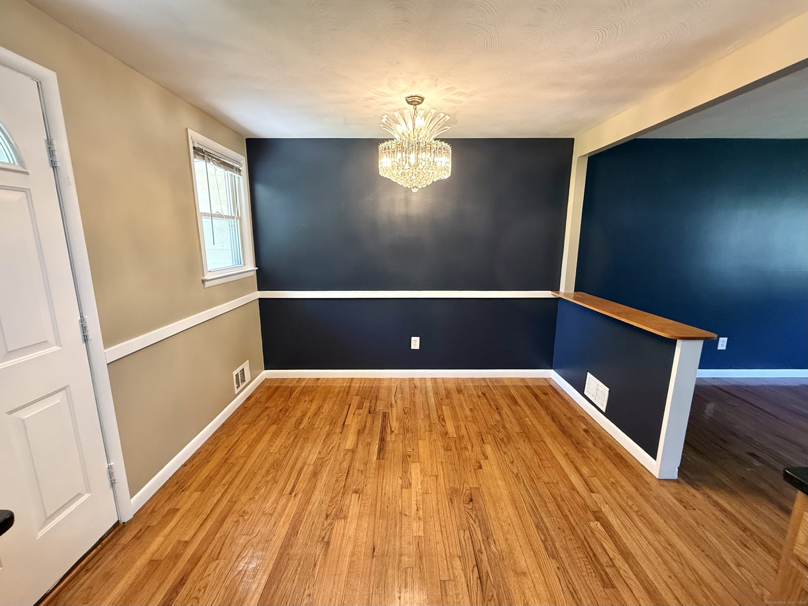 West Hartford, Connecticut 06107, United States, 3 Bedrooms Bedrooms, ,2 BathroomsBathrooms,Residential,Active,164983