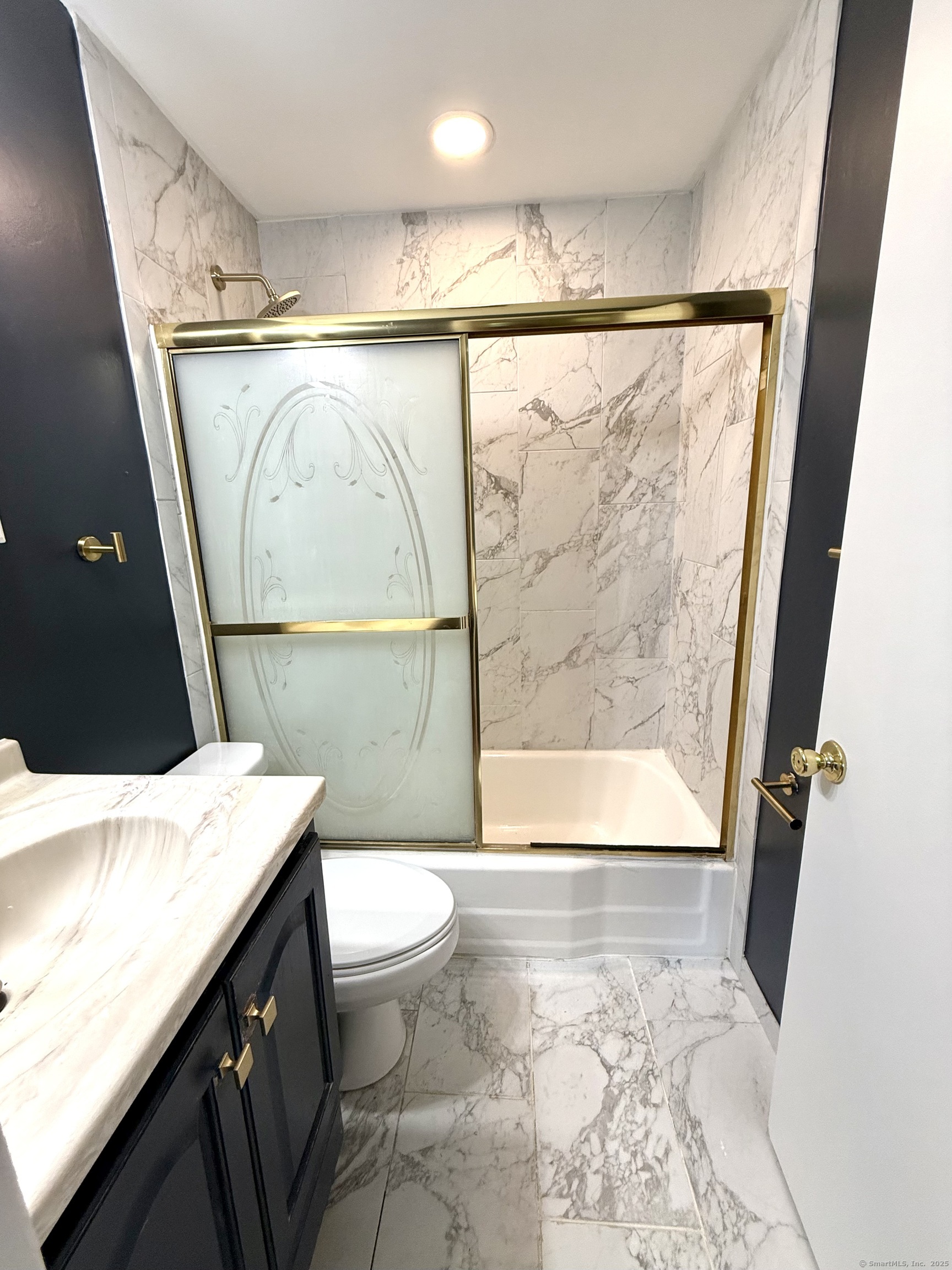 West Hartford, Connecticut 06107, United States, 3 Bedrooms Bedrooms, ,2 BathroomsBathrooms,Residential,Active,164983