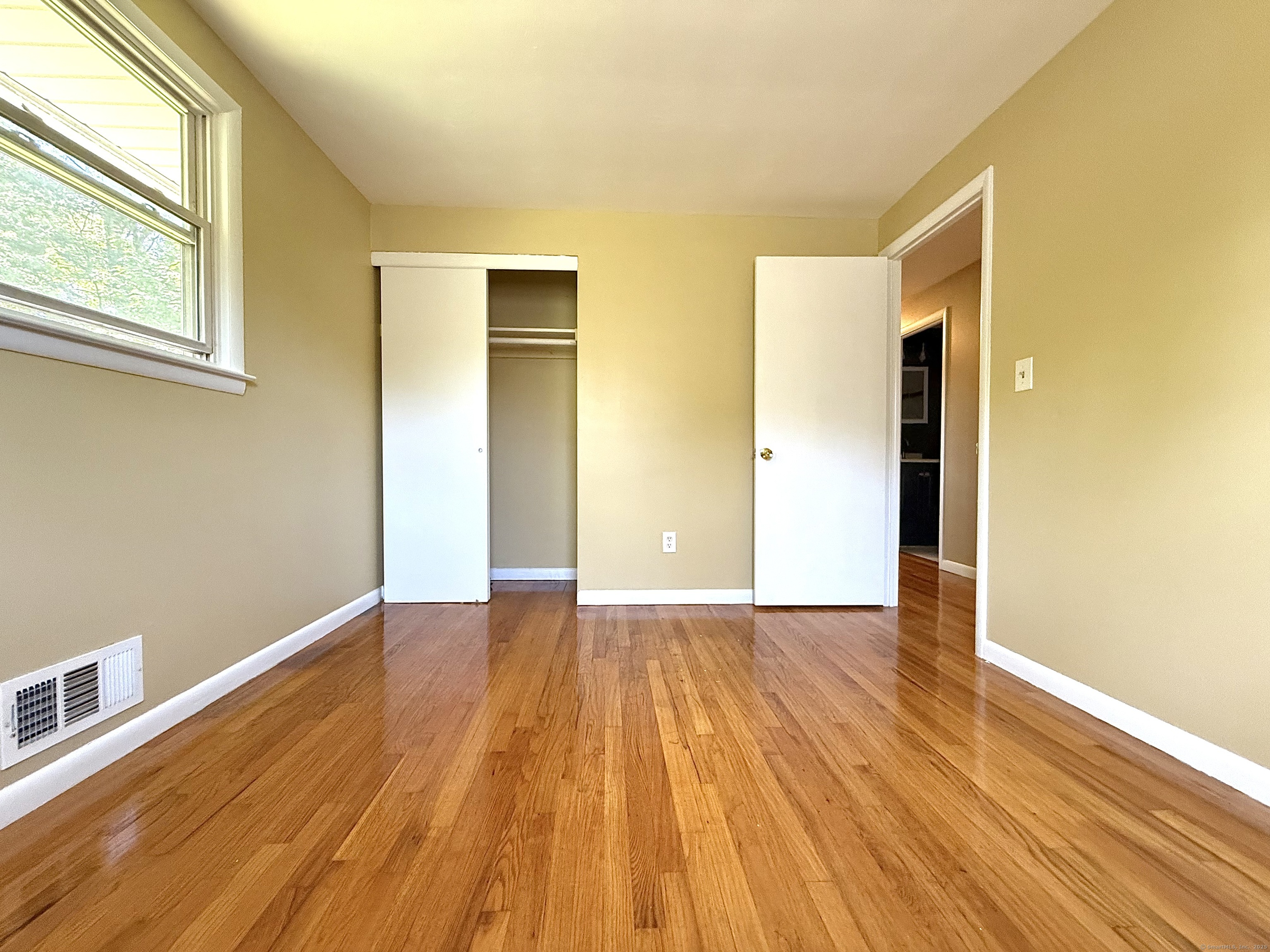 West Hartford, Connecticut 06107, United States, 3 Bedrooms Bedrooms, ,2 BathroomsBathrooms,Residential,Active,164983