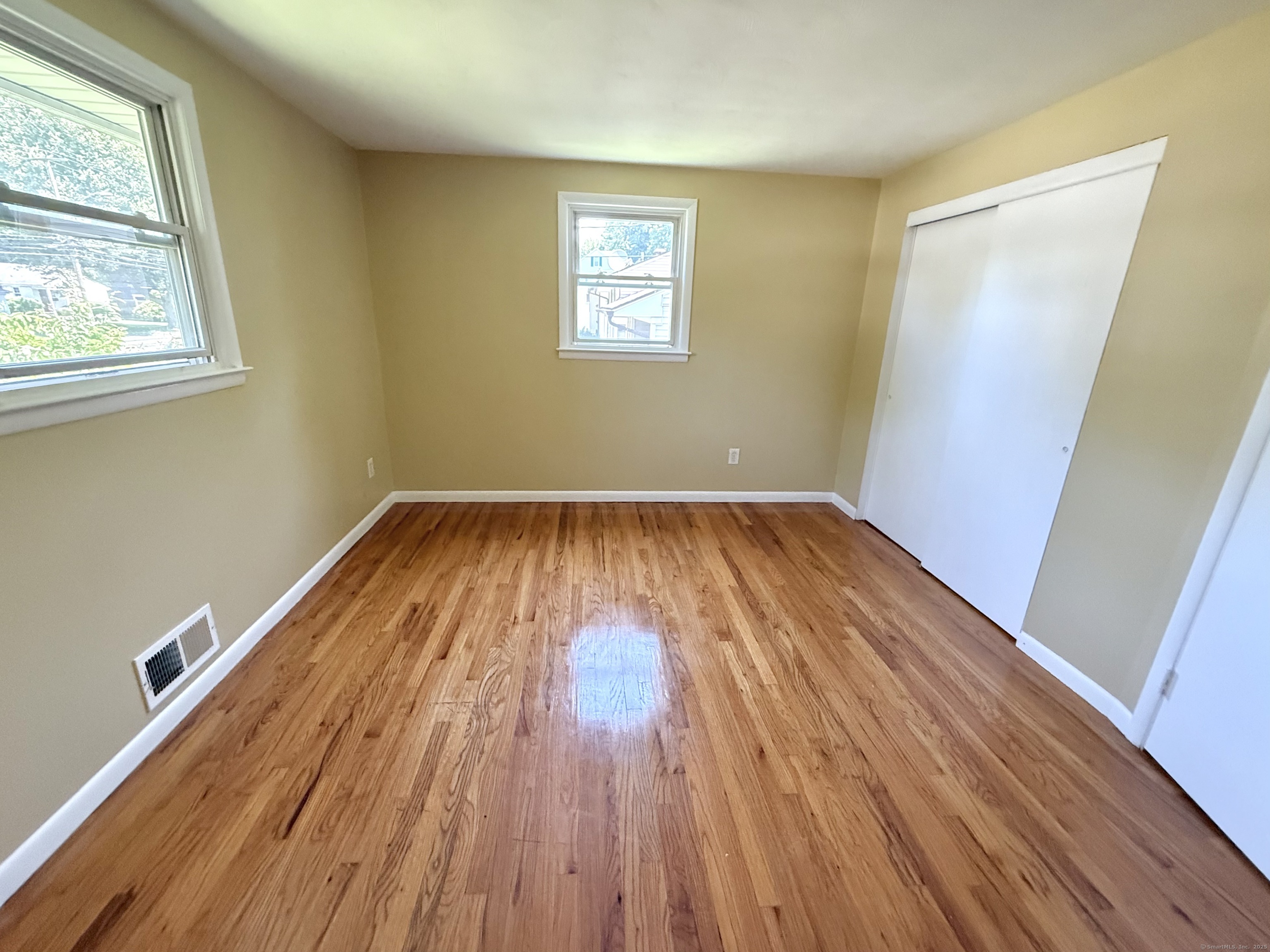 West Hartford, Connecticut 06107, United States, 3 Bedrooms Bedrooms, ,2 BathroomsBathrooms,Residential,Active,164983