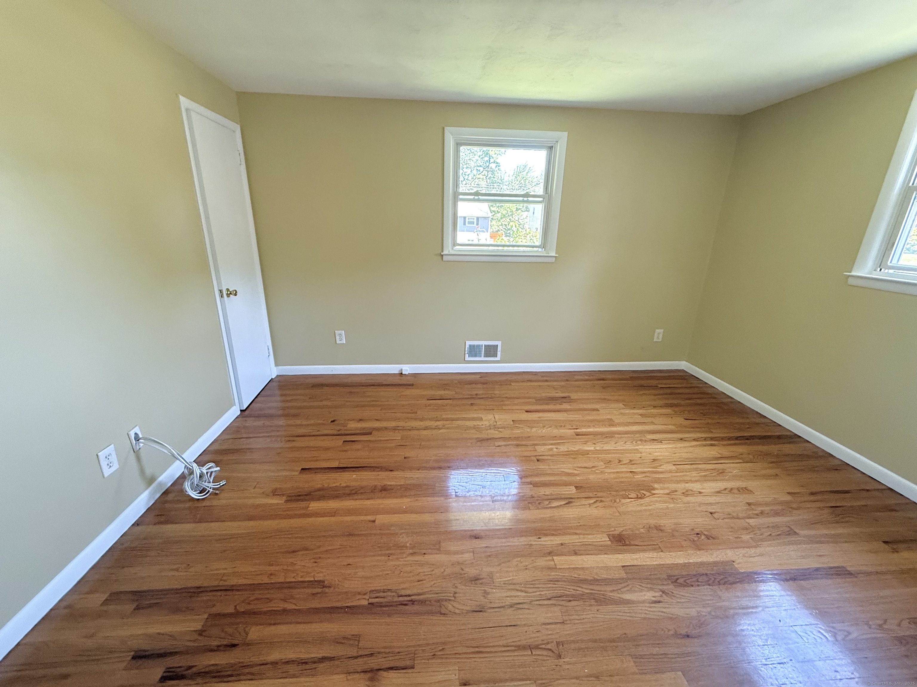 West Hartford, Connecticut 06107, United States, 3 Bedrooms Bedrooms, ,2 BathroomsBathrooms,Residential,Active,164983