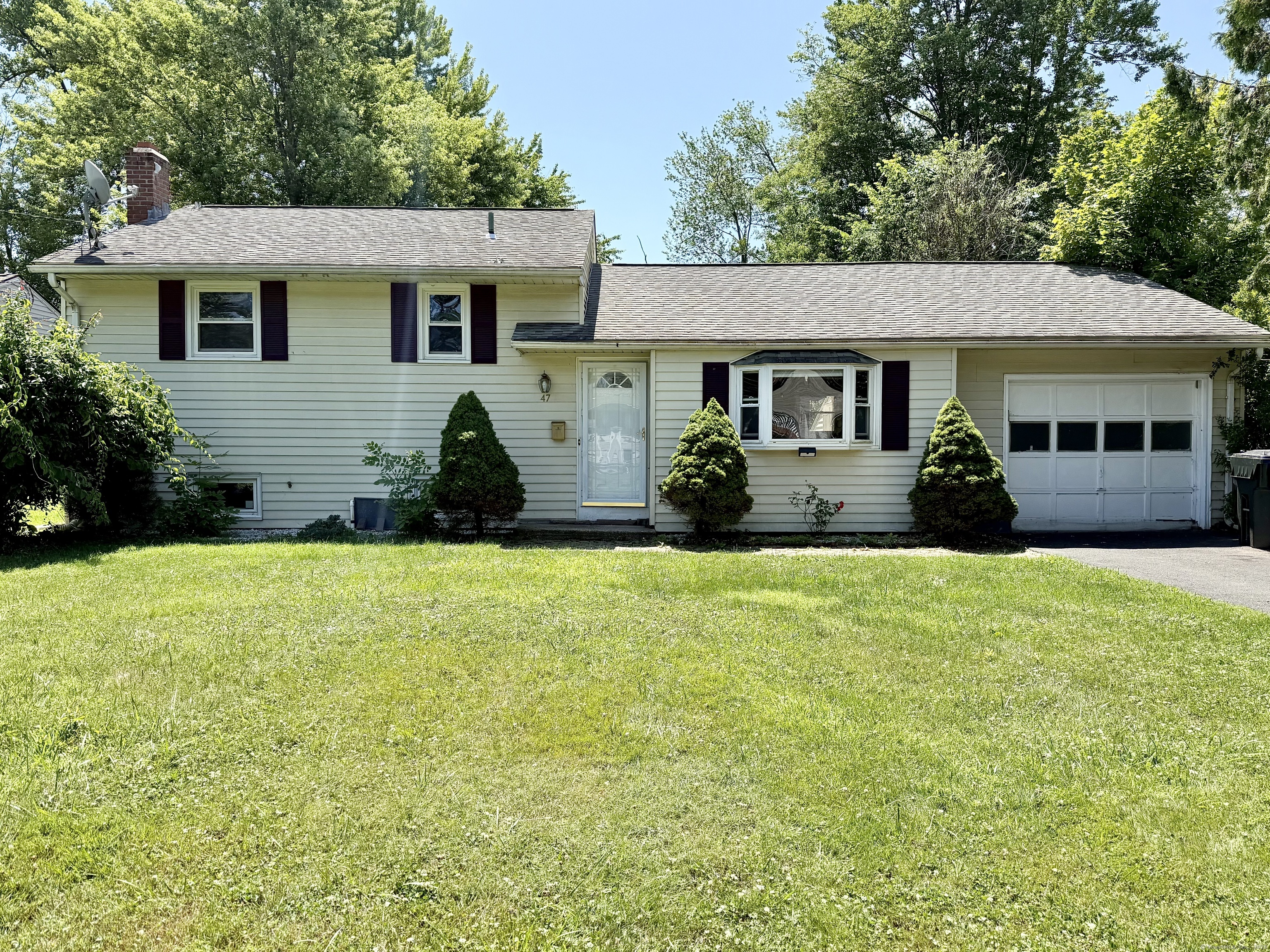 West Hartford, Connecticut 06107, United States, 3 Bedrooms Bedrooms, ,2 BathroomsBathrooms,Residential,Active,164983 West Hartford, Connecticut 06107, United States, 3 Bedrooms Bedrooms, ,2 BathroomsBathrooms,Residential,Active,164983