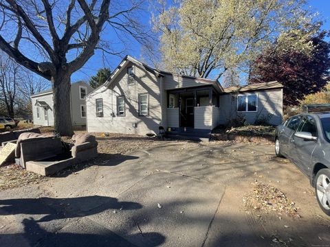 6 Pleasant Street East Windsor CT 06088